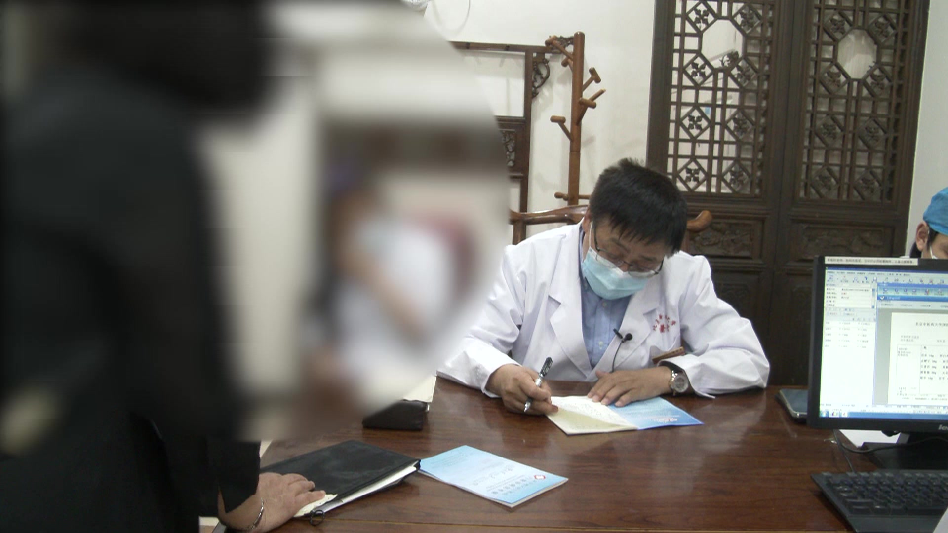 肝郁化火上扰清窍：57岁甲状腺结节患者颌下疼痛头晕的疏肝泻火法