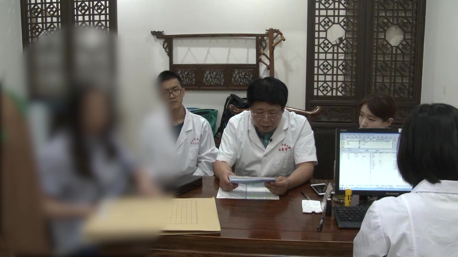 经络瘀滞证：37岁女性右侧面肌痉挛伴头痛的活血通络息风法
