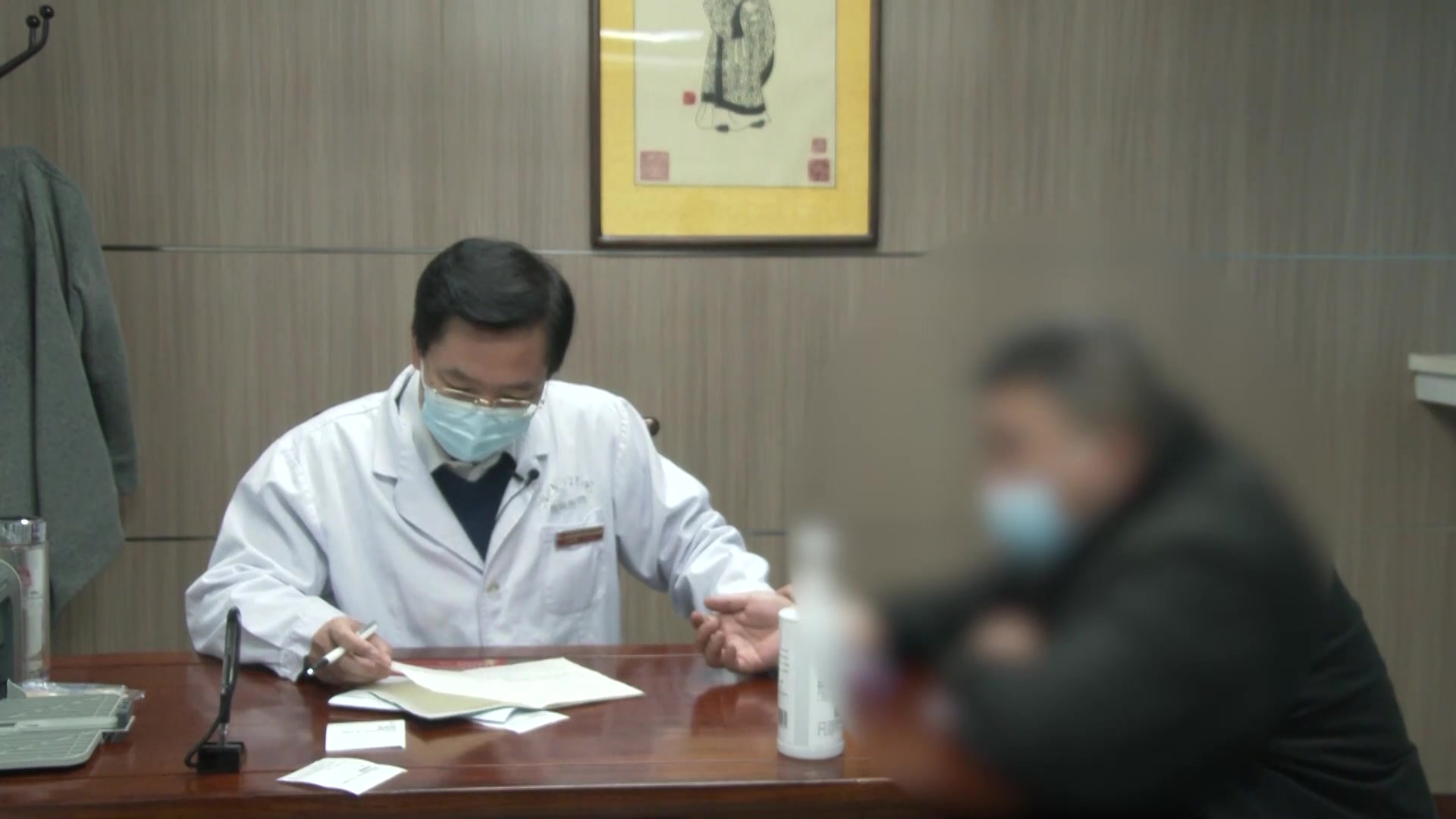IgA肾病慢性肾炎稳定期：49岁男性胃反酸咽不适的饮食调护与随访管理