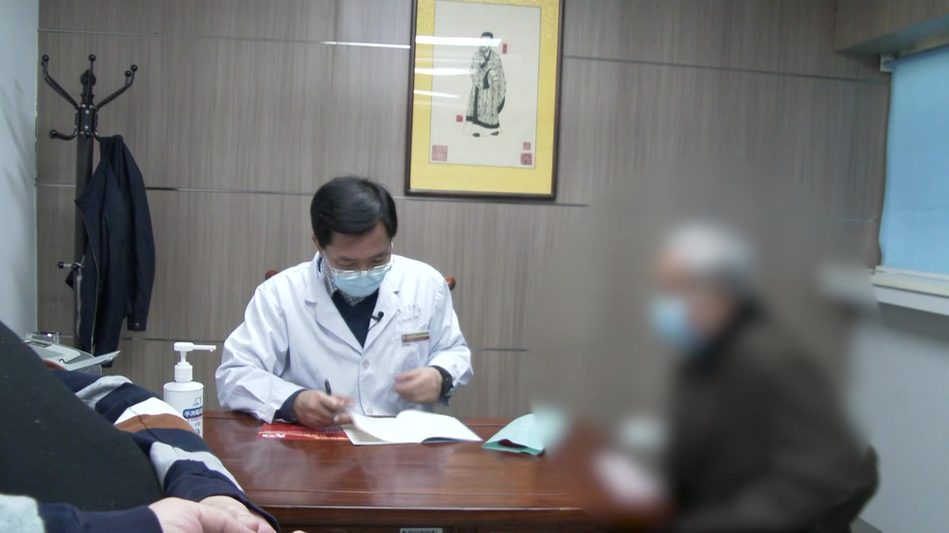 湿热内蕴脾肾两虚：78岁男性蛋白尿伴精神不振的通腑泄浊法