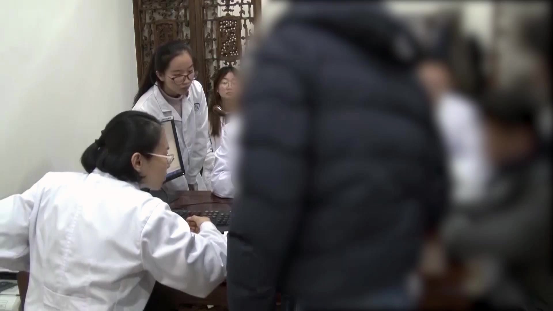 湿浊内蕴：46岁男性血尿蛋白尿的利湿化浊法