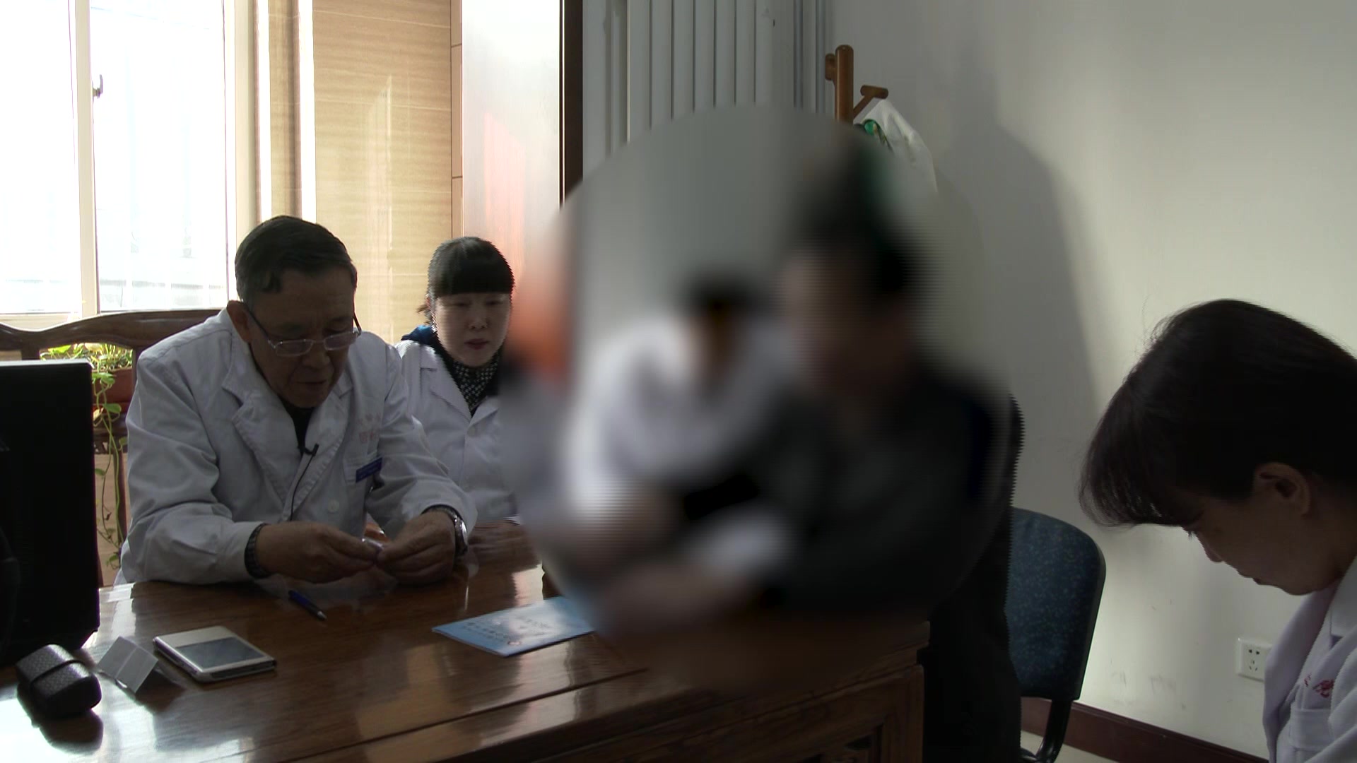 风邪入络心肾不交：43岁男性顽固头痛伴失眠的祛风通窍交通心肾法