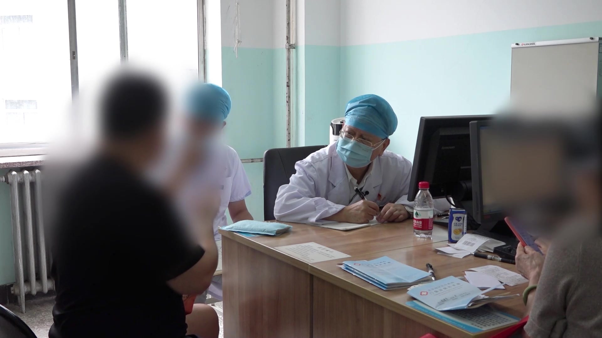 气虚血瘀肝郁脾虚：54岁男性心悸不寐复诊咽中痰阻口苦的调治思路