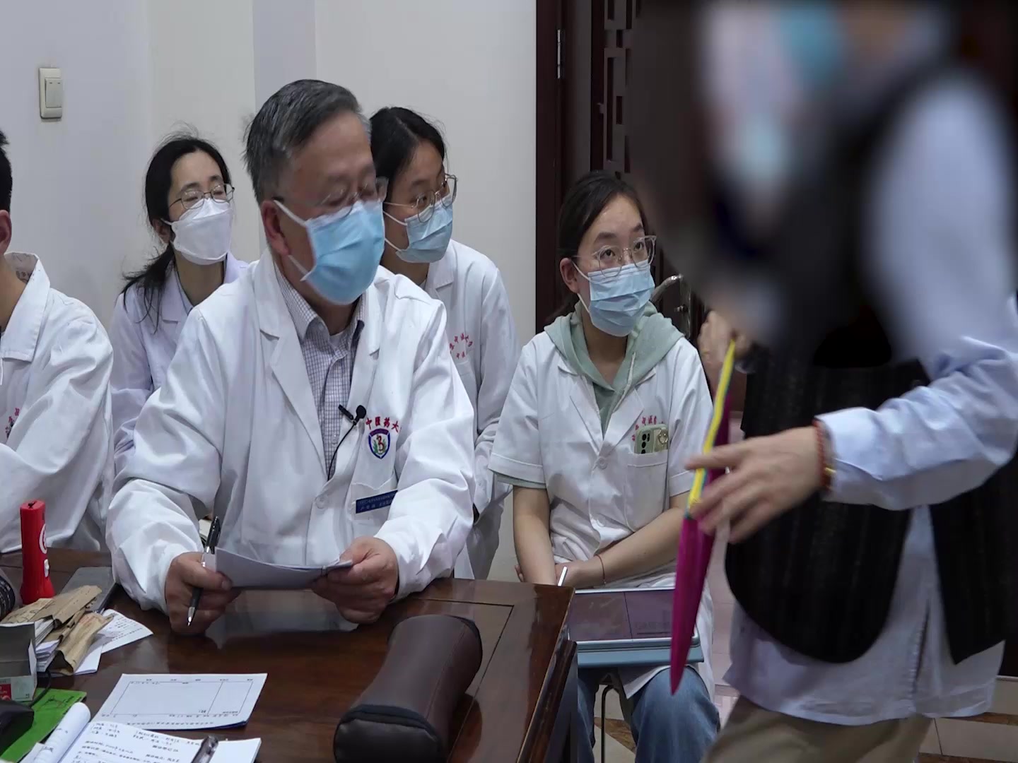 肝郁脾虚痰热扰心：53岁女性心悸失眠胸闷的中药守方调治