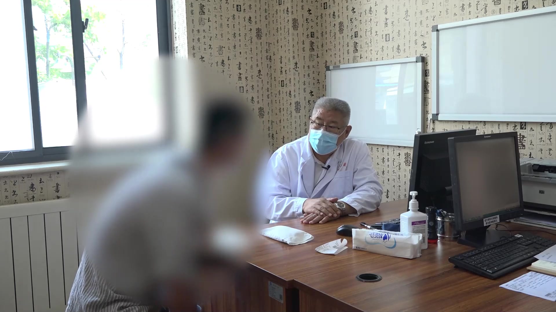 寒湿内蕴肠络瘀滞：31岁男性克罗恩病腹痛便粘液的温散通络法