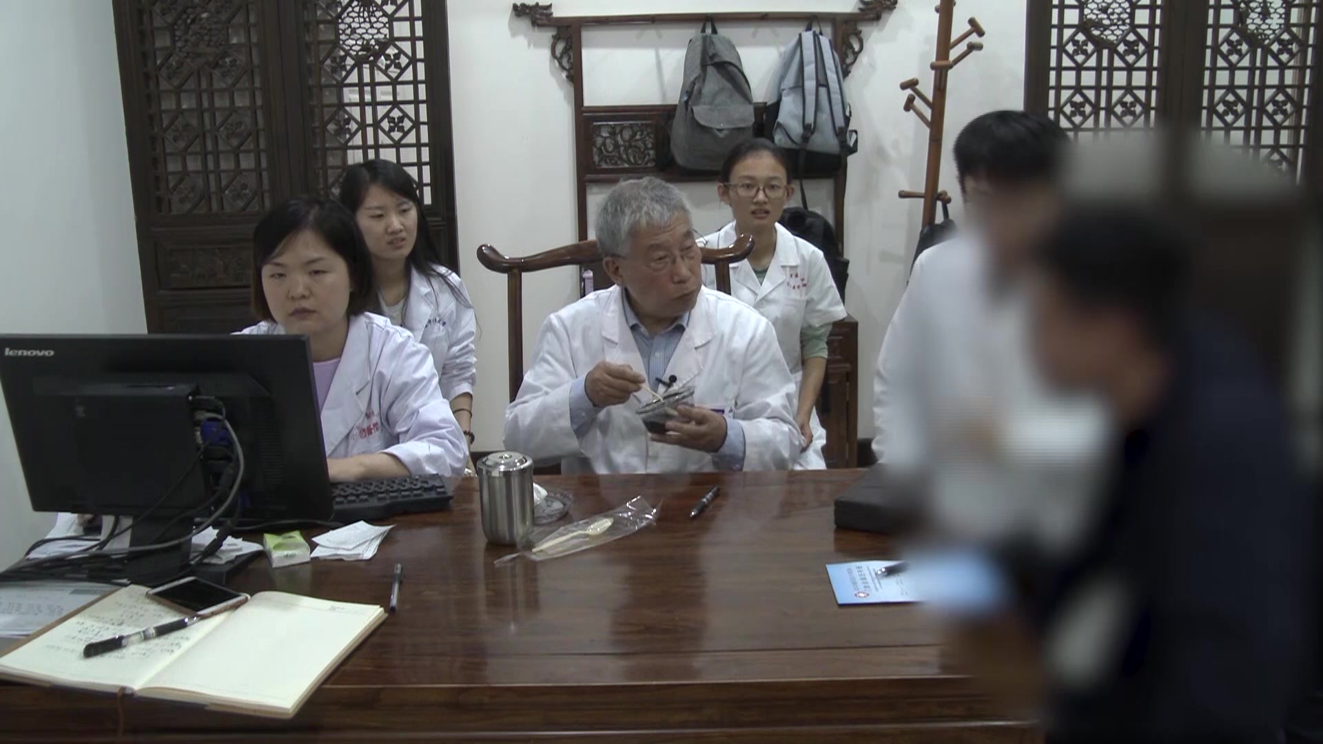 肝郁化火心神不宁：28岁男性惊恐障碍发作的宁心安神法