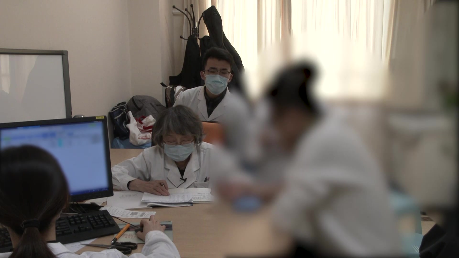 湿热蕴结热毒阻络：31岁男性痛风伴带状疱疹的清热利湿解毒法