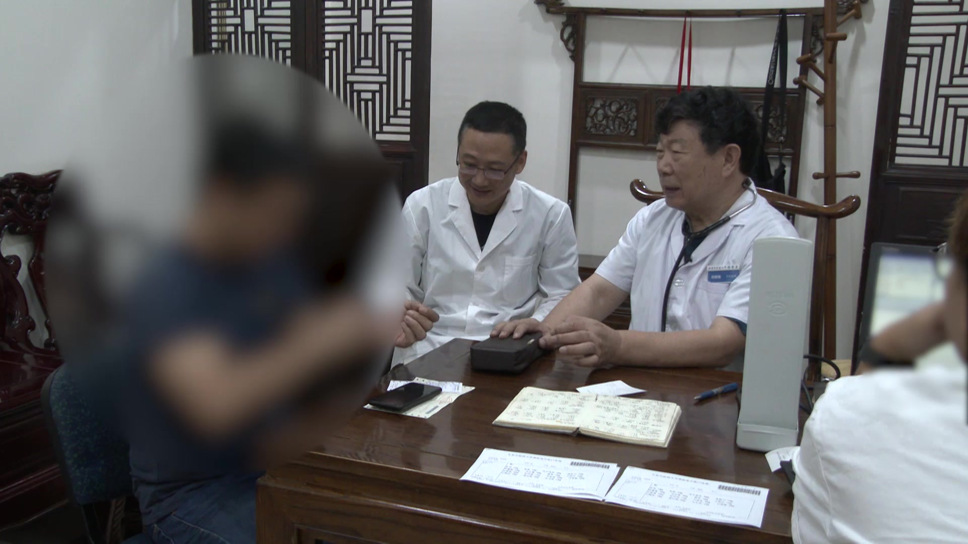 气阴两虚心脉瘀阻：37岁男性临界高血压伴头晕早搏的益气养阴通脉法