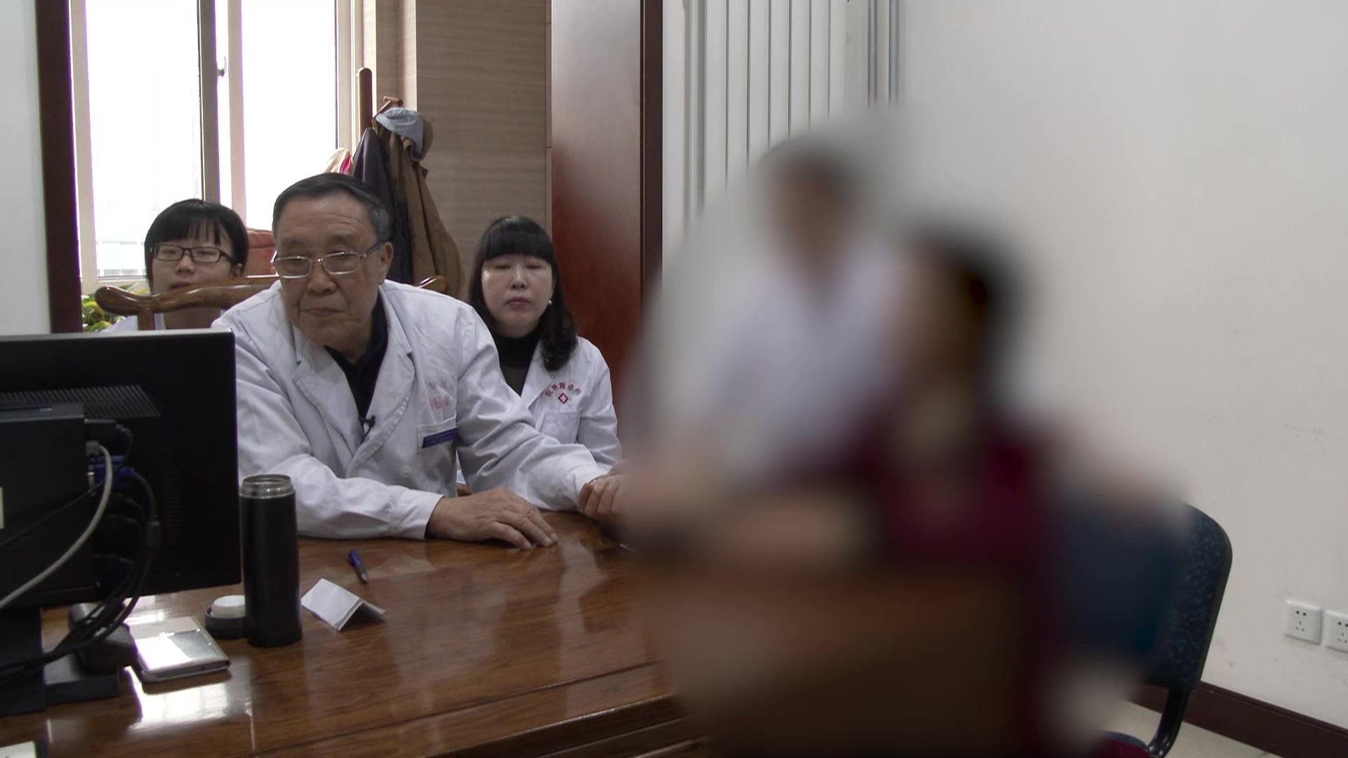 中焦虚寒升降失常：59岁女性口腔溃疡反复发作的温中健脾调升降法
