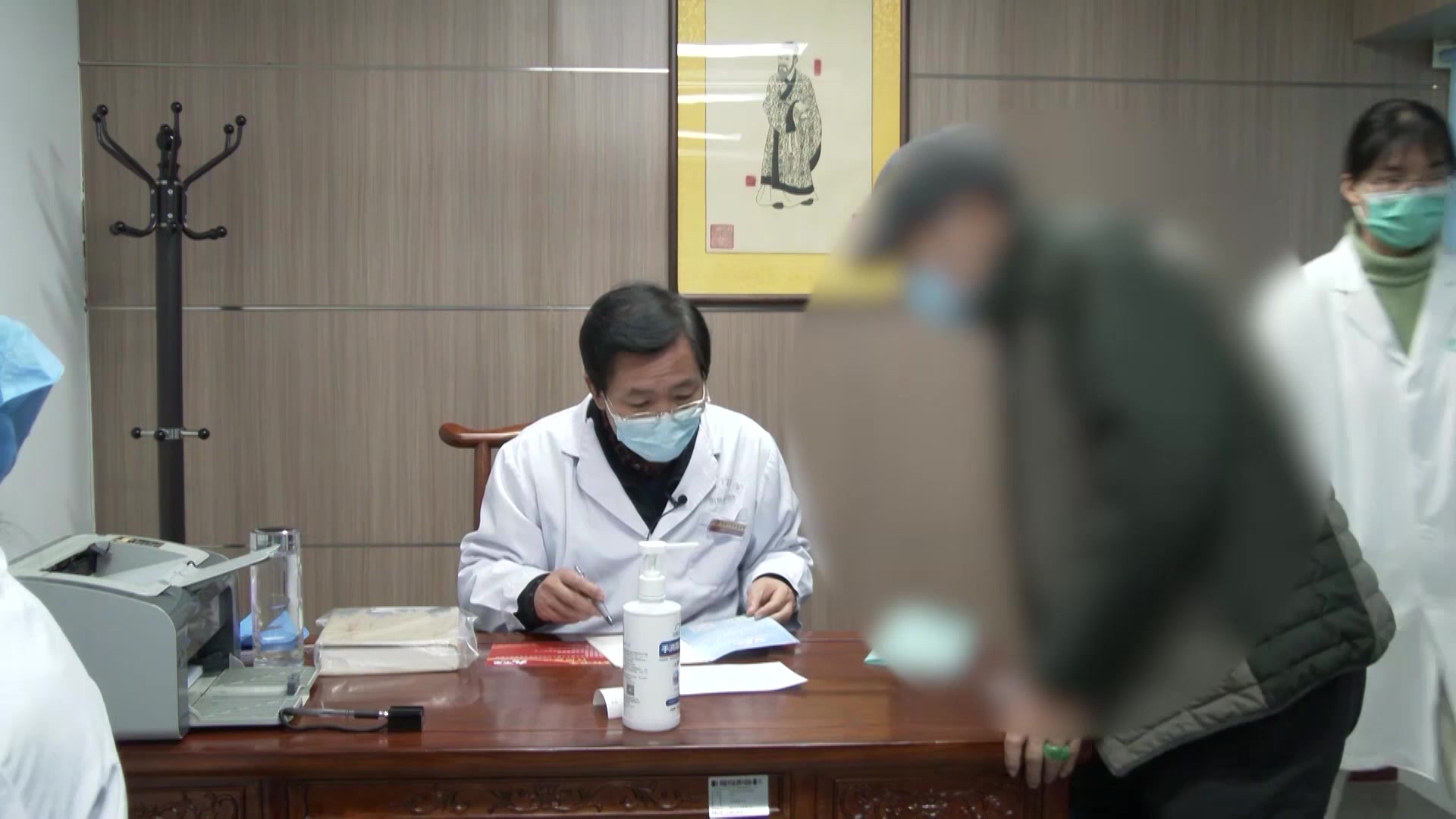 脾肾亏虚湿浊内停：63岁慢性肾衰肌酐不降伴脚肿反复的中西医调治