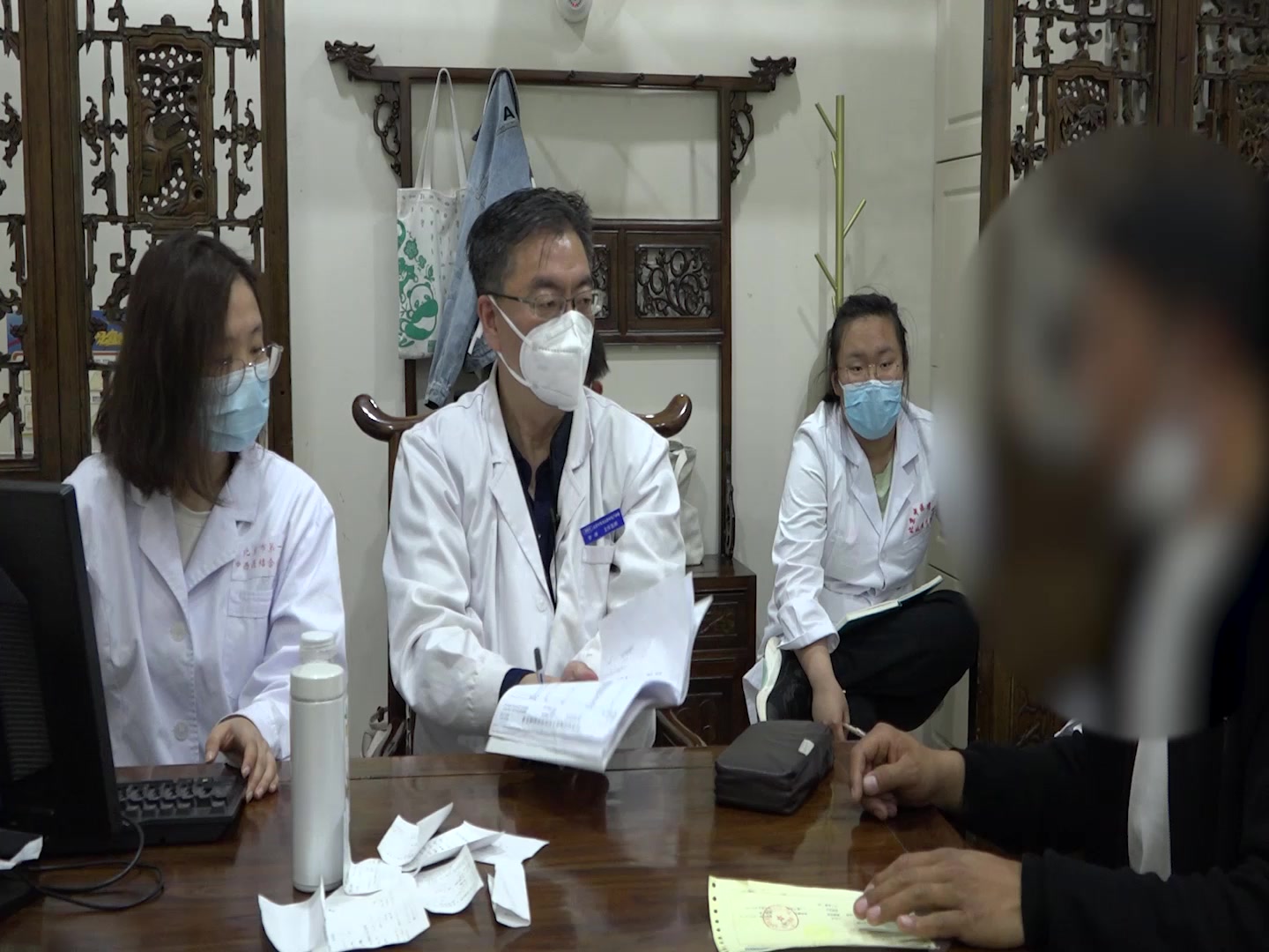肝郁脾虚气滞湿阻：34岁男性胁痛头晕的疏肝解郁法