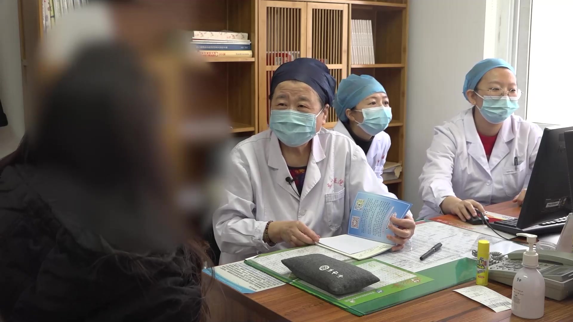 湿热蕴蒸痰瘀互结：34岁前庭大腺囊肿缩小而硬的清利散结法