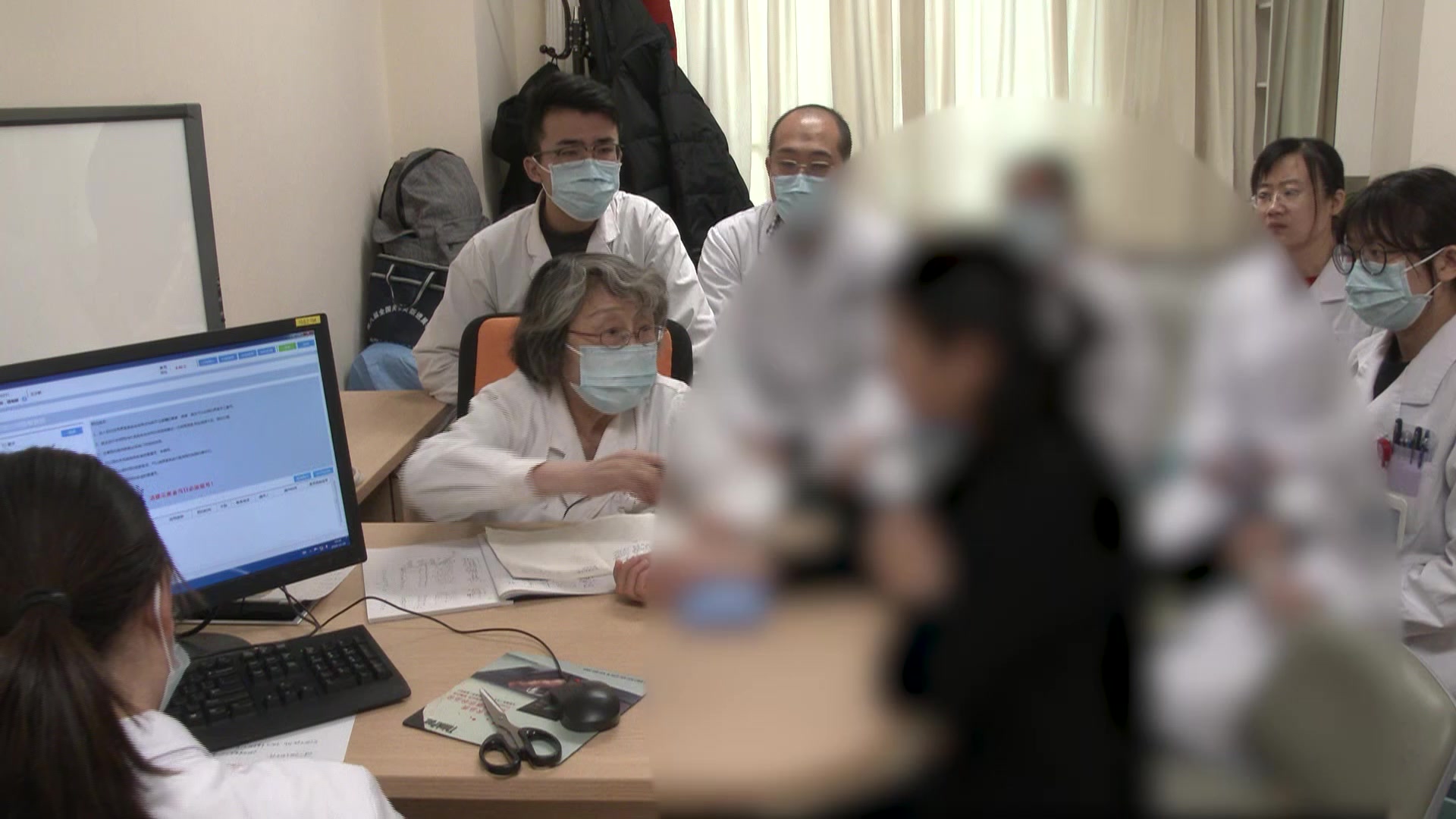 肾虚寒凝冲任失调：27岁强直性脊柱炎患者骶髂疼痛的调经散寒法