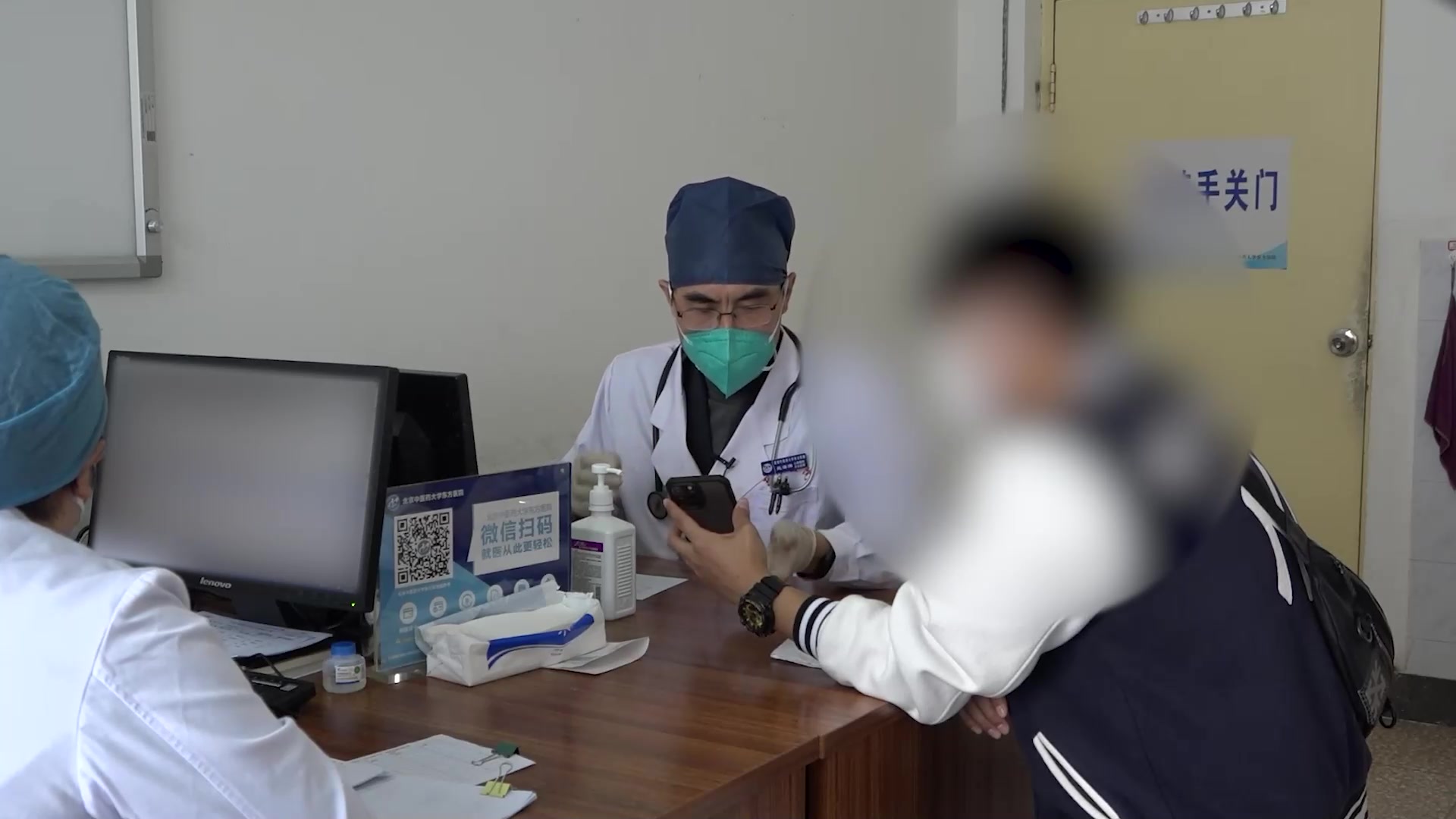 气滞湿阻化热上扰：25岁男性心悸复诊的菊花钩藤加减法