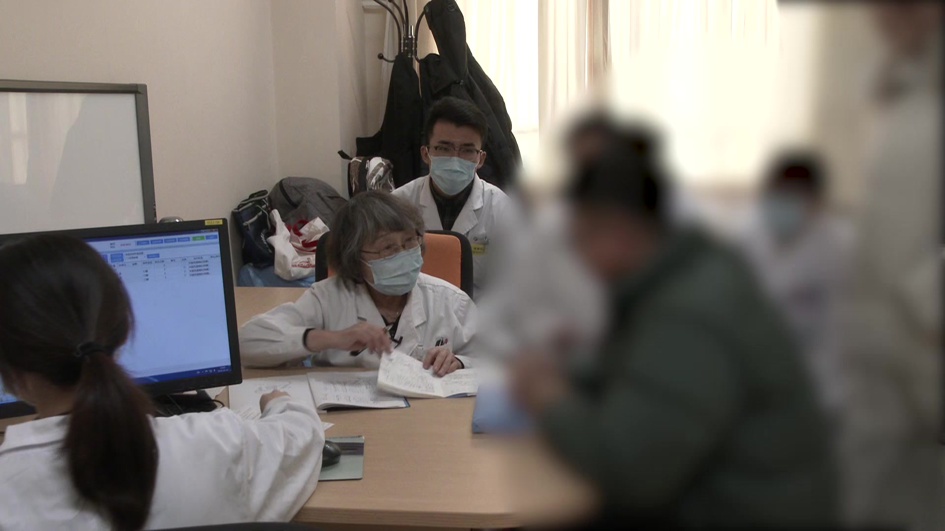 肾阳不足湿浊内停：26岁强直性脊柱炎伴高尿酸的中药与运动调治