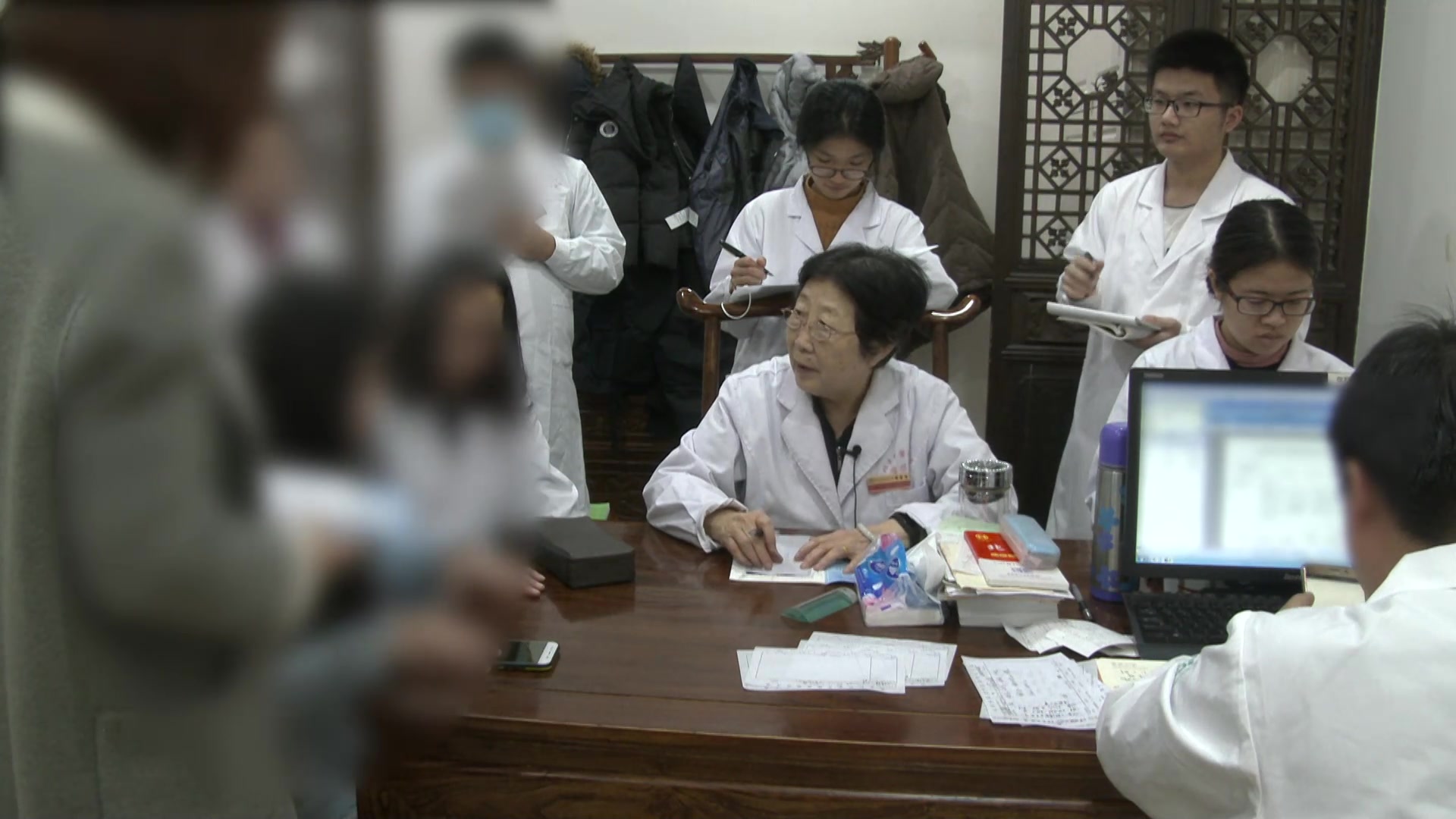 气血两虚证：19岁脑术后闭经伴半身麻木的健脾养血法