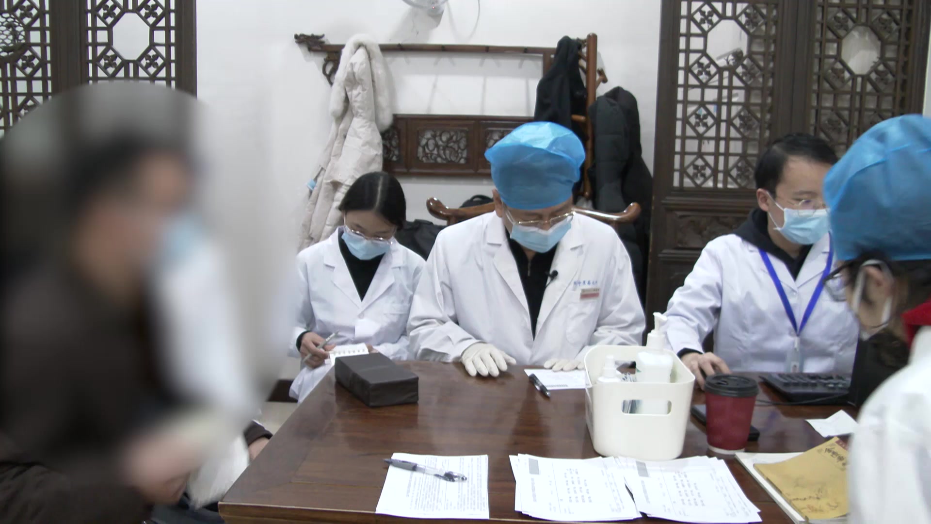 瘀热内扰心神不宁：27岁男性强迫症伴牙龈脓包的活血凉血法