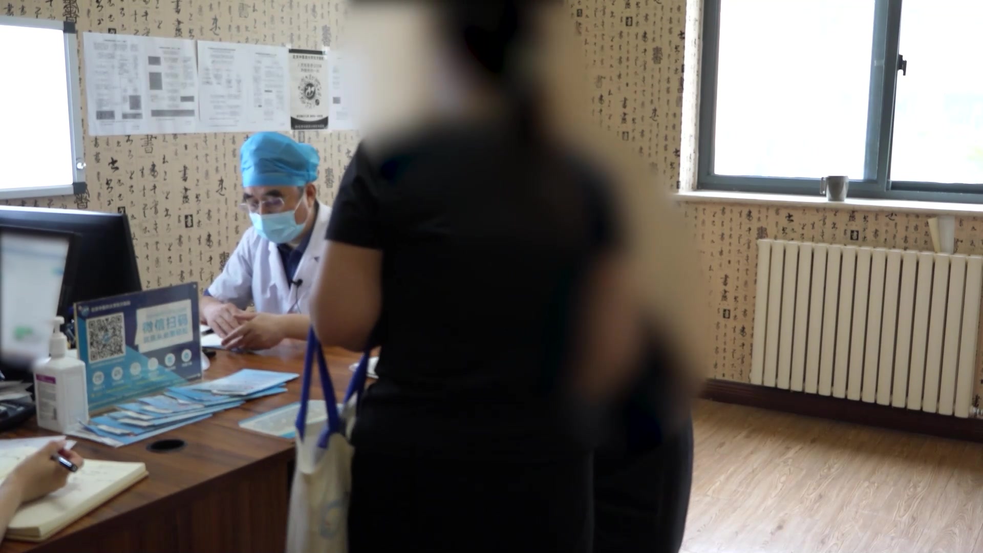 心脾两虚，脾虚湿滞：12岁女童胃堵便干、带多肤痒的健脾养心化湿法