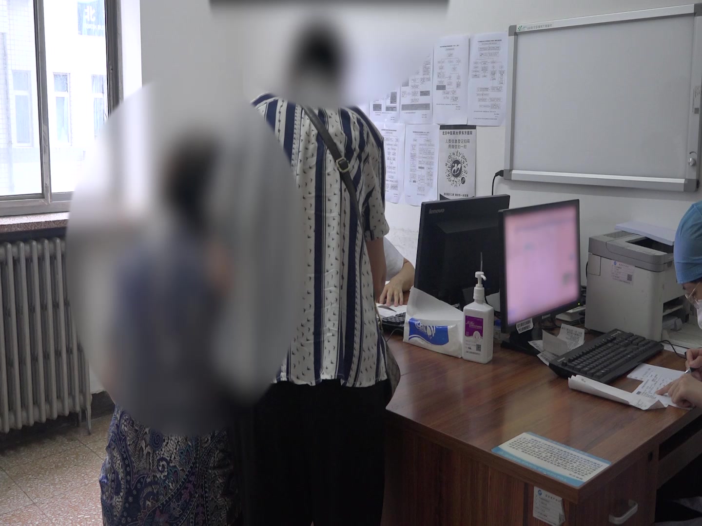 肝肾不足痰瘀阻络：71岁女性类风湿关节痛僵的复诊调治与中西药权衡