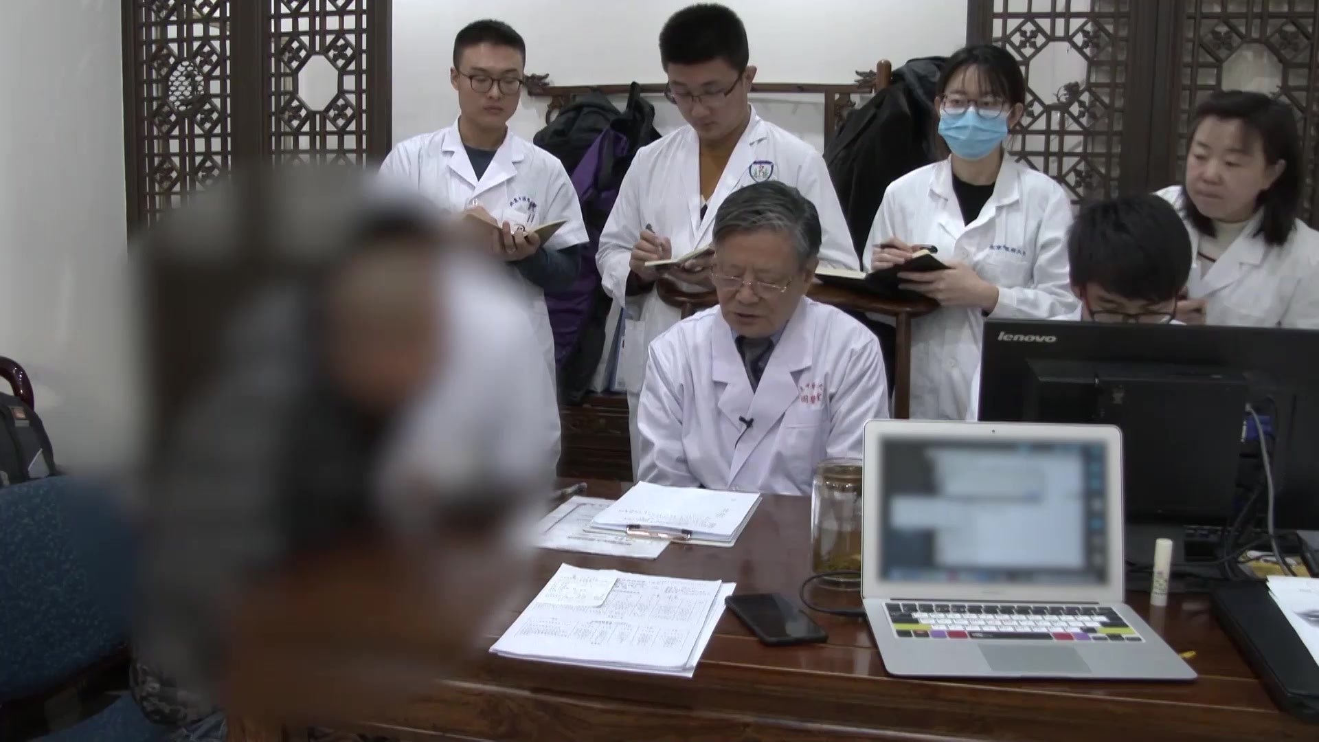 阳气亏虚气失固摄：41岁男性漏气胃痛畏寒的温阳固气调营法