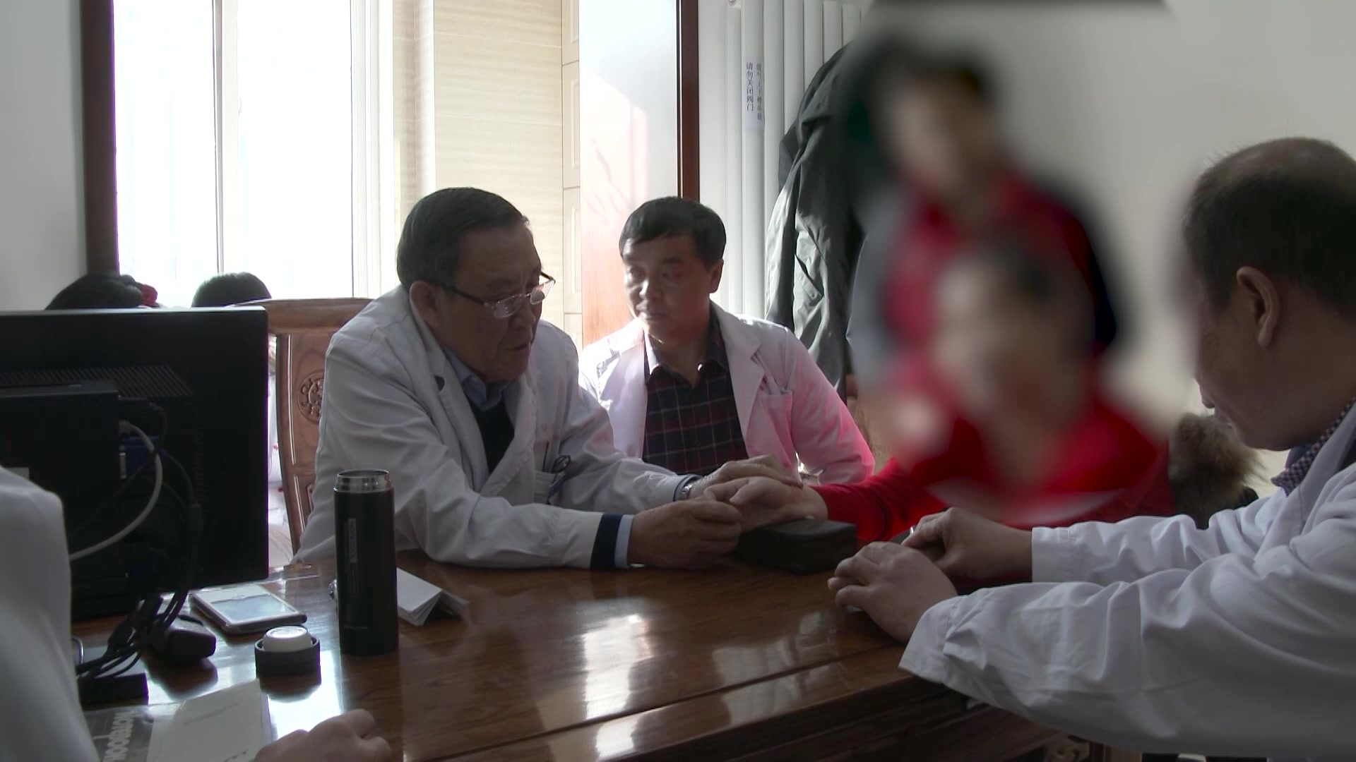 气虚不固风寒外袭肝胃不和：53岁女性产后身痛31年伴胃痞的益气固表疏风和胃法