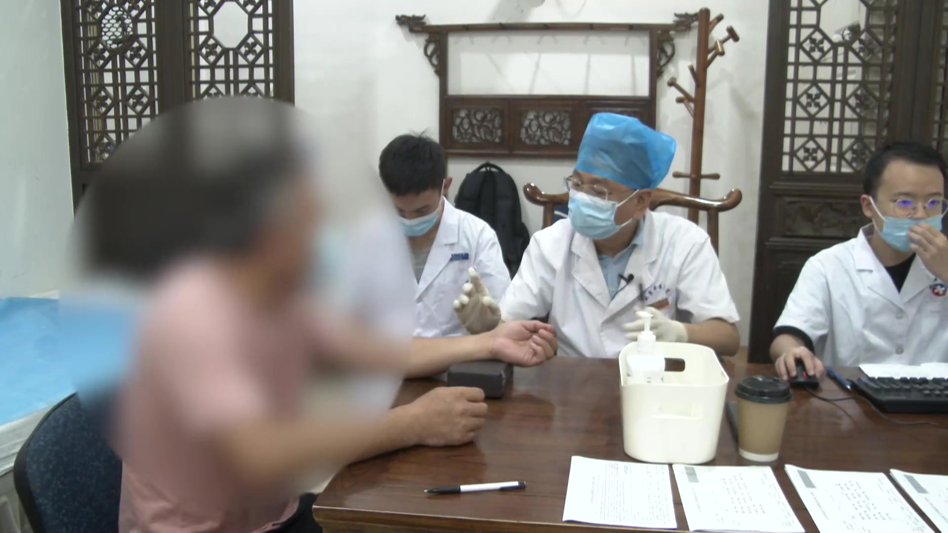 阴虚内热腠理不固：42岁男性汗出不止、手足心热的中医敛汗调治