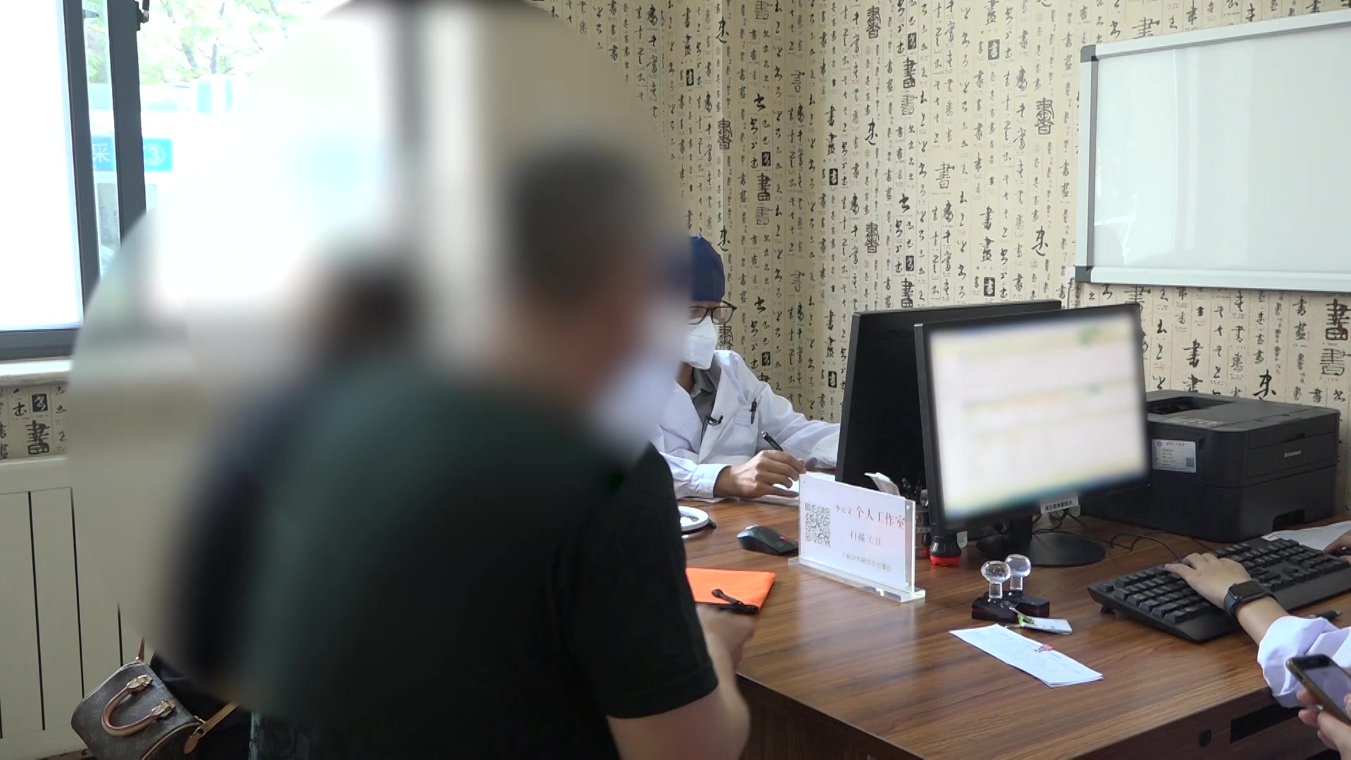 湿热下注：50岁女性瘾疹停抗生素复发之清热利湿调方思路