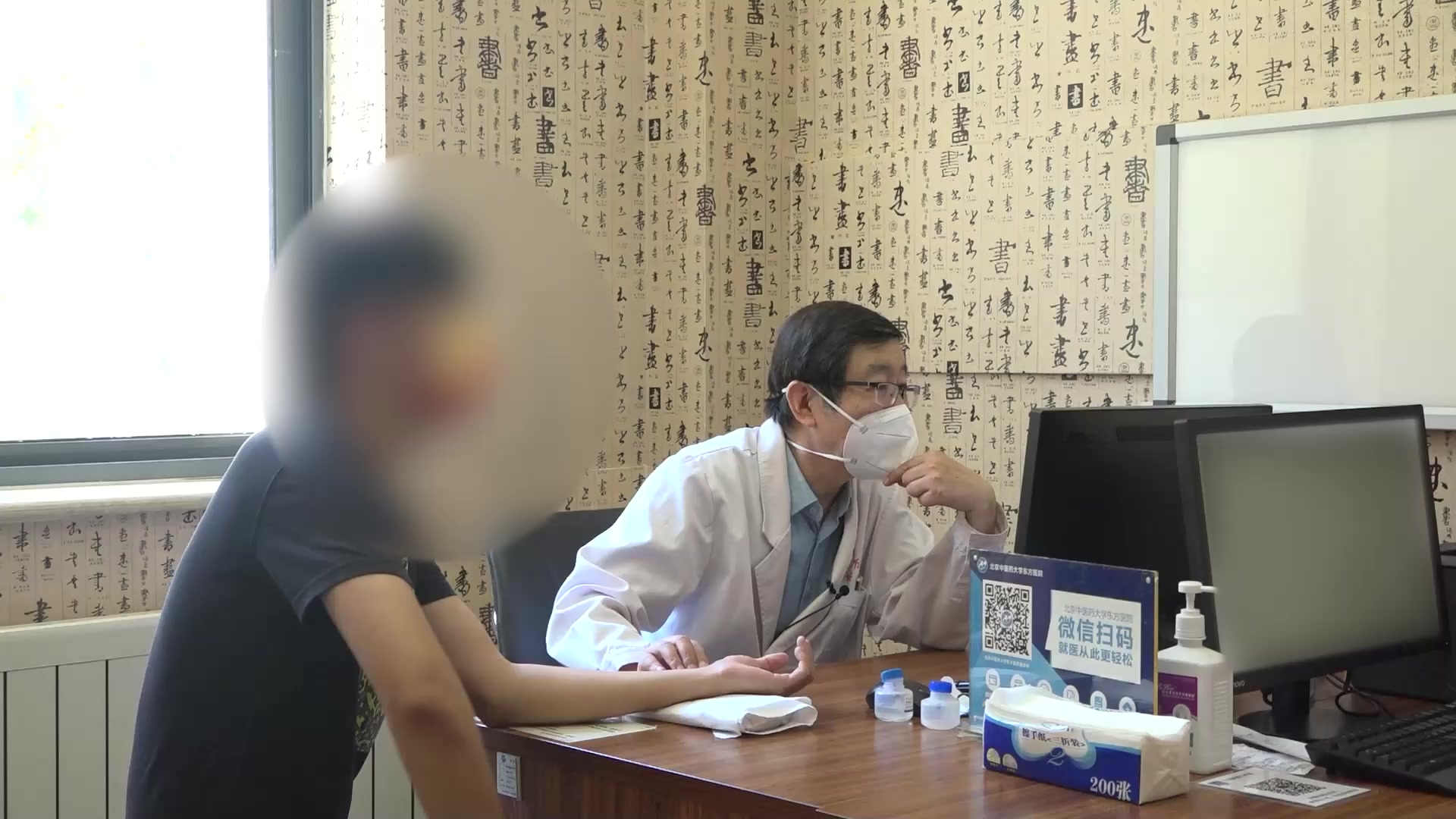 风痰阻肺痰热内蕴：32岁男性过敏性鼻炎后咳嗽气喘的祛风清热化痰法