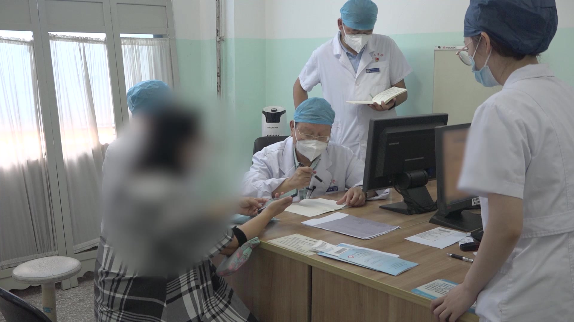 气虚血瘀湿热浊毒：46岁男性间歇性跛行下肢动脉闭塞的益气活血化浊法