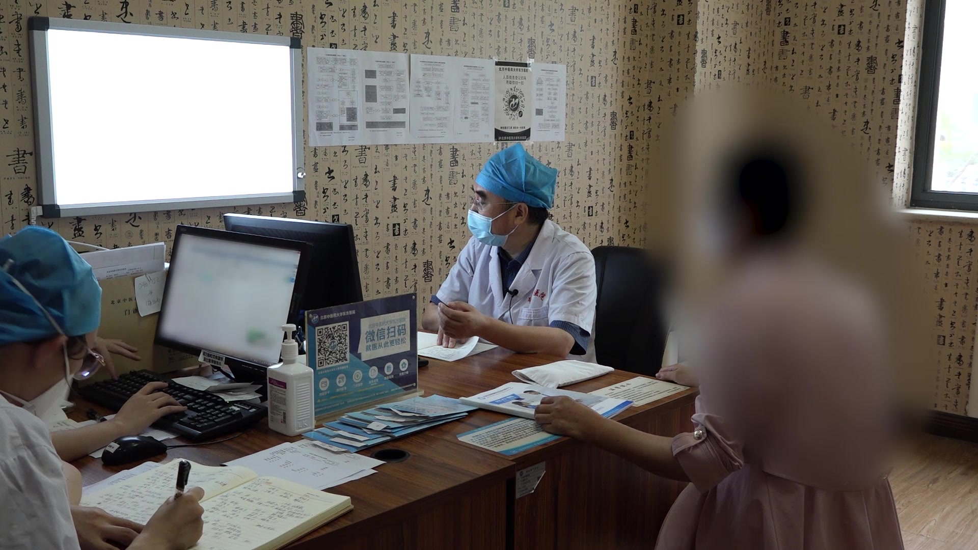 脾肾阳虚痰湿内阻：52岁乳腺癌肝转移患者腰酸肢胀反酸的温阳化湿法