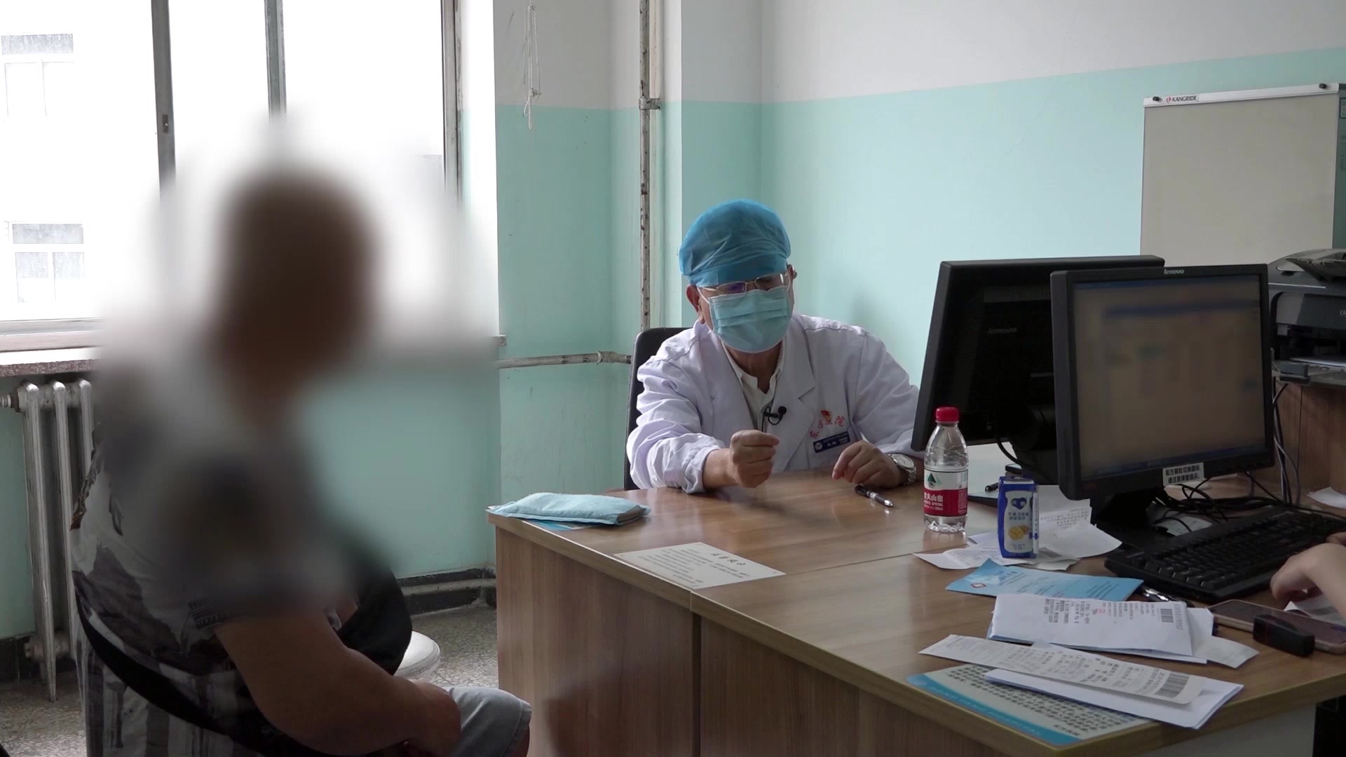 气虚血瘀脉络痹阻：61岁男性颈动脉及下肢动脉闭塞头晕跛行的益气活血法