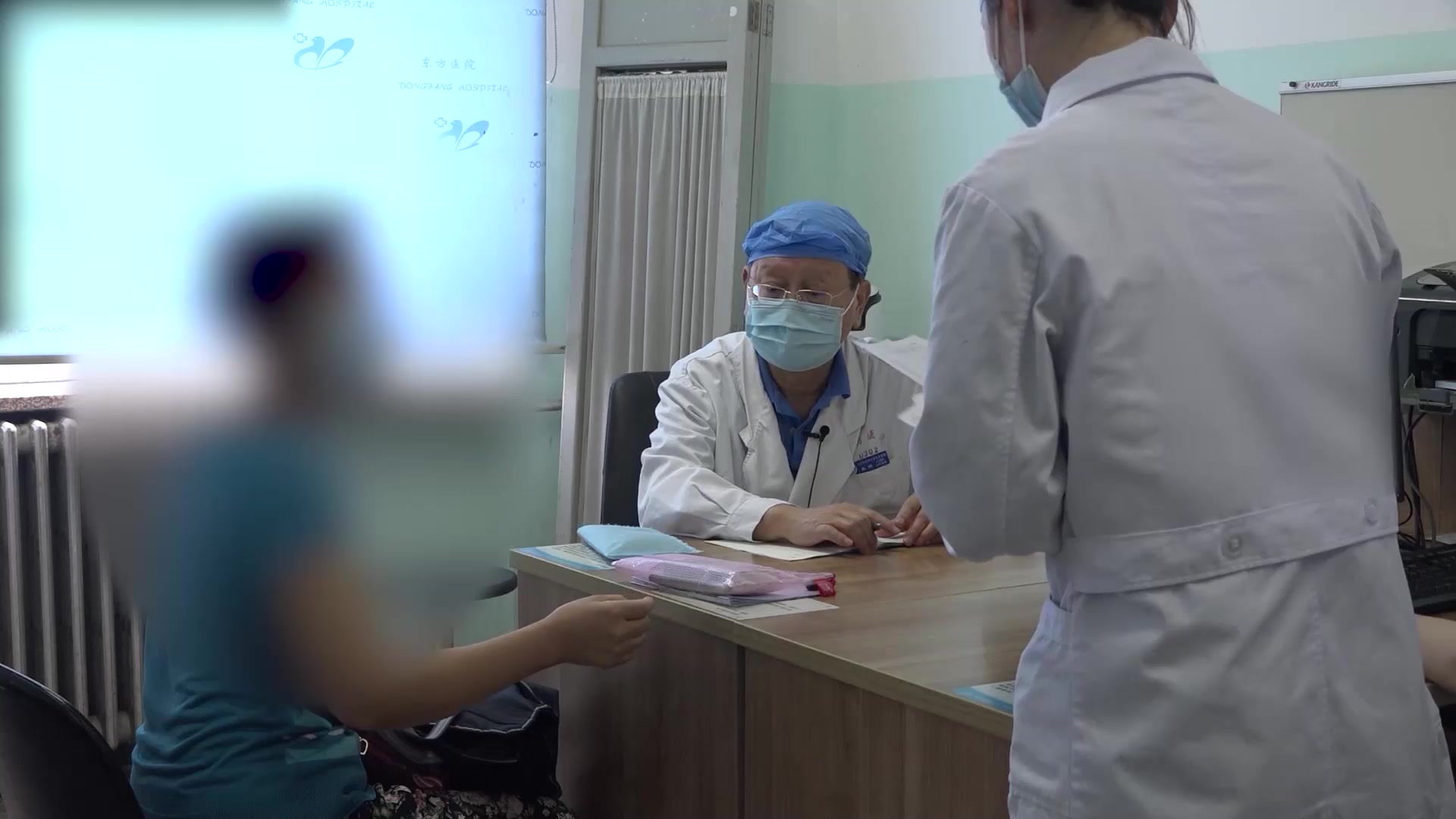 寒凝血瘀证：60岁女性雷诺氏手凉胀的温经散寒通络法
