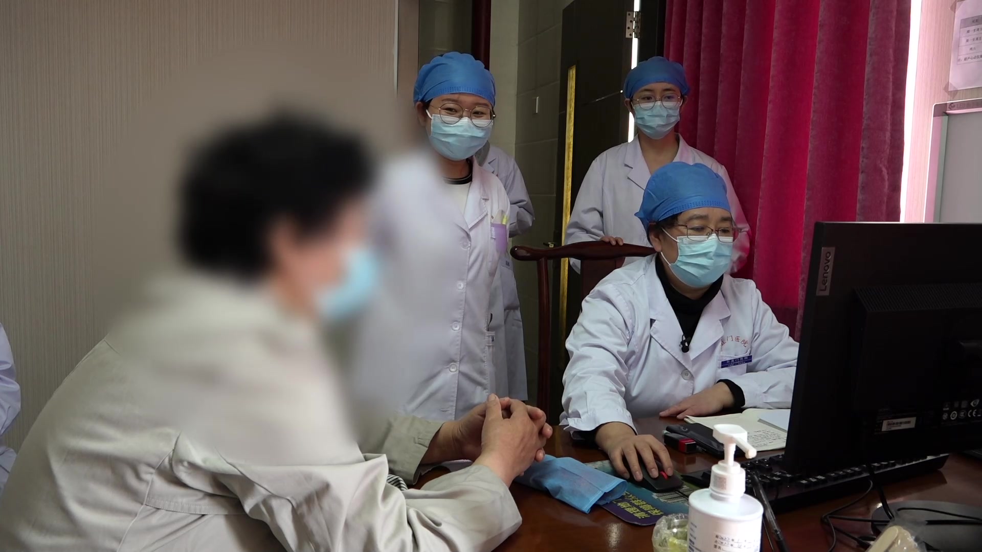 经络痹阻：67岁糖尿病膝骨关节病疼痛的外洗内服兼治