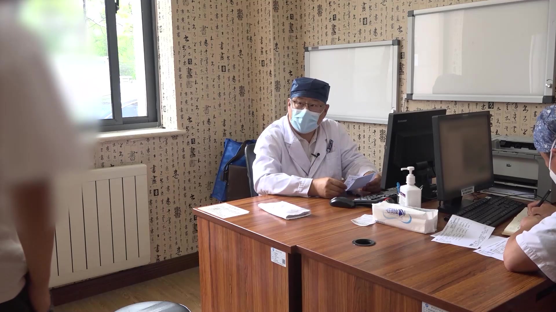 寒湿蕴结肠络瘀滞：61岁男性溃结下坠的温中散寒通络法