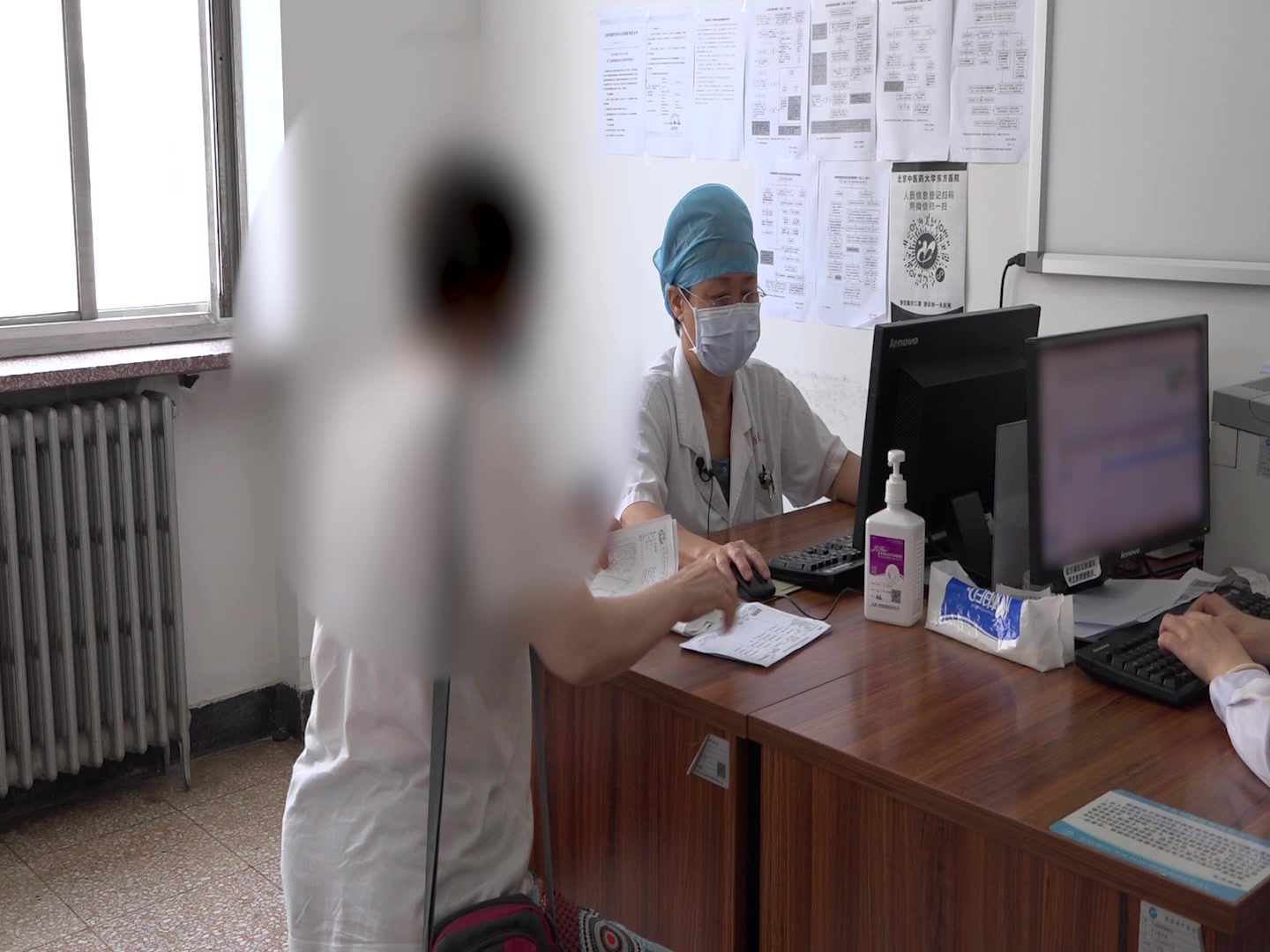 肝肾阴虚津亏失润：49岁女性口干眼干鼻干伴头晕便秘半年余的中药调治