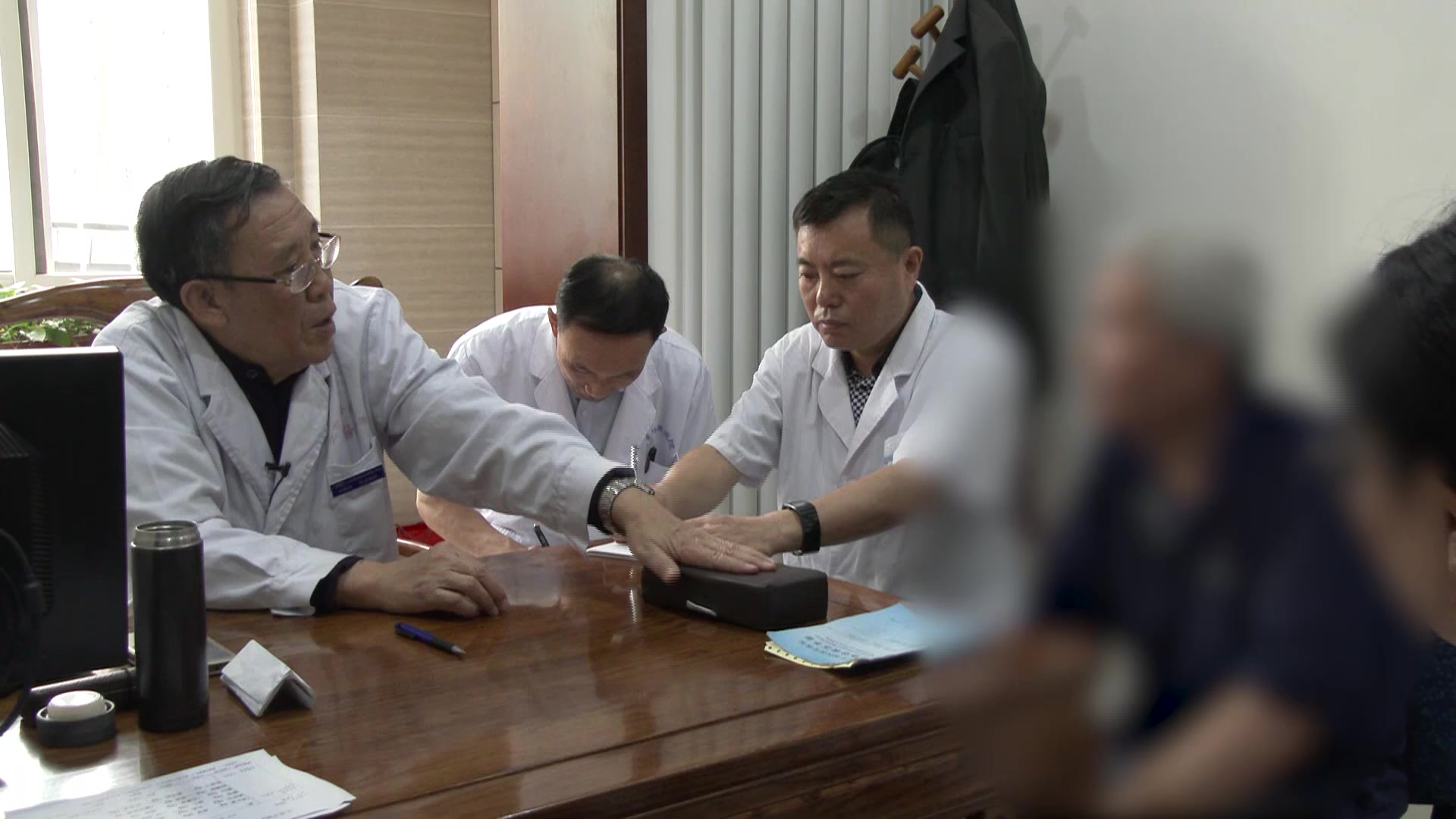 痰湿阻肺：64岁男性外感后咳嗽1周的中药宣肺化痰法
