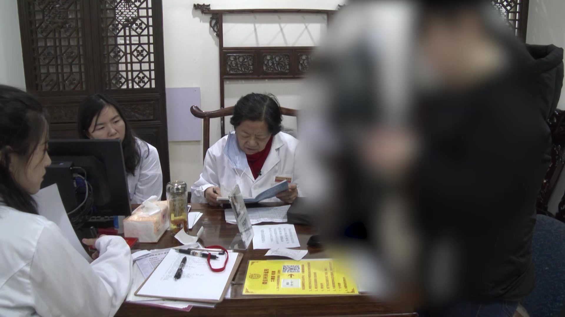 气虚湿热瘀阻冲任：40岁腺肌症月经先期量多伴失眠的益气止血安神法