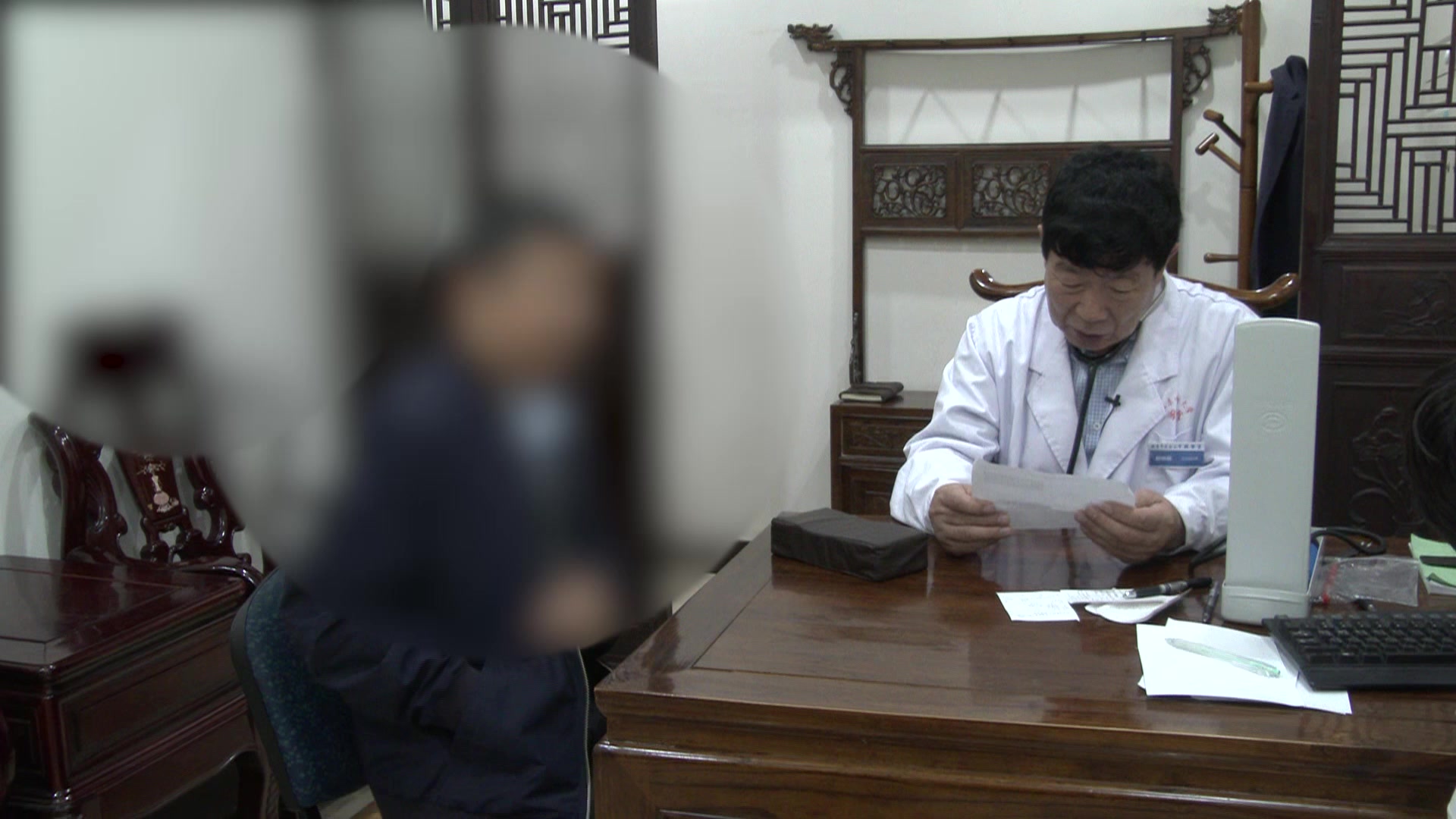 胃强脾弱食积化热：52岁男性腹胀大便干燥的健胃消食通腑法