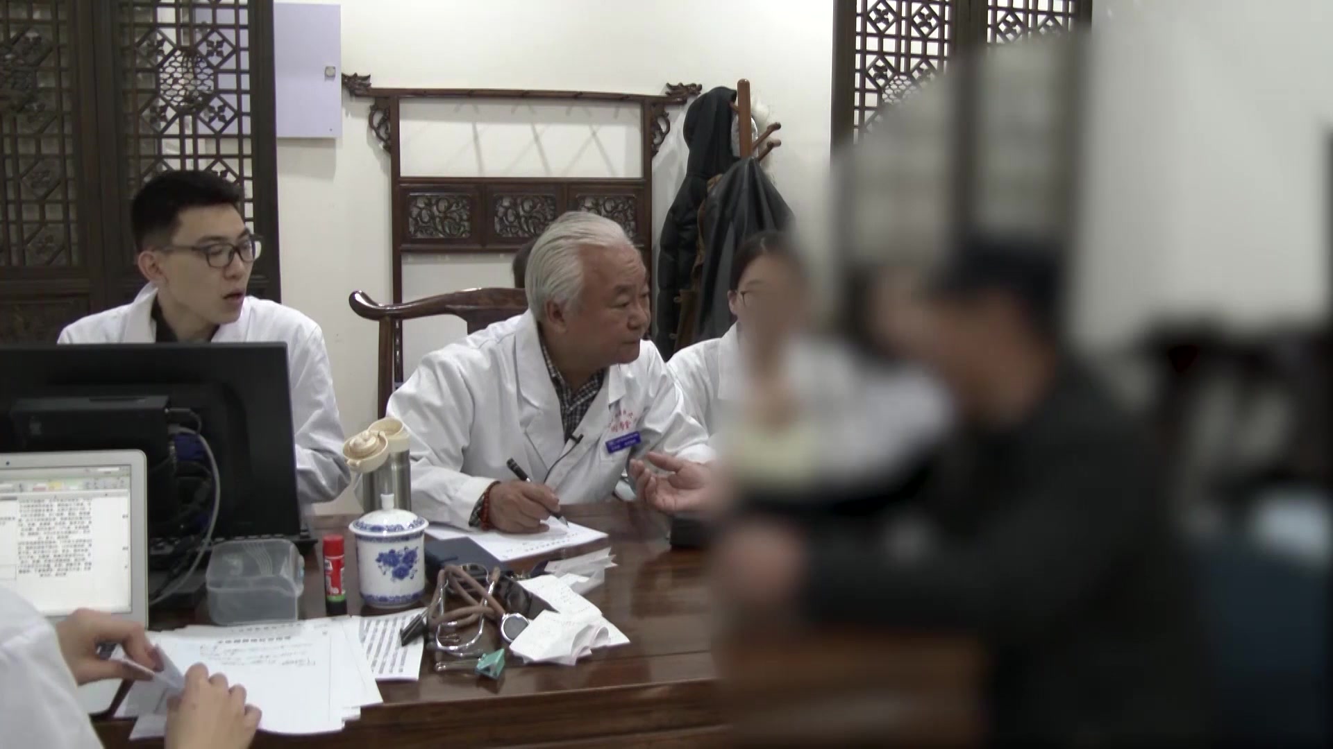 肾阳不足湿热瘀阻：62岁男性前列腺增生尿频之温肾通淋化瘀法