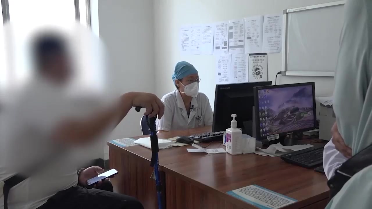 湿热蕴结：20岁肥胖男性痛风急性发作的清热利湿通络止痛法