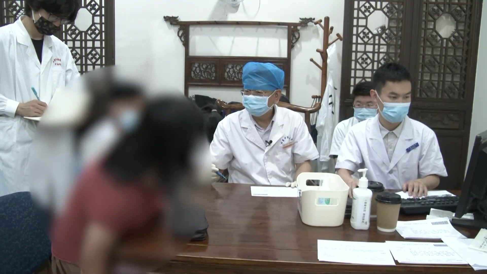 脾虚湿盛冲任不调：38岁备孕女性月经延后量少伴手胀的养血调经法