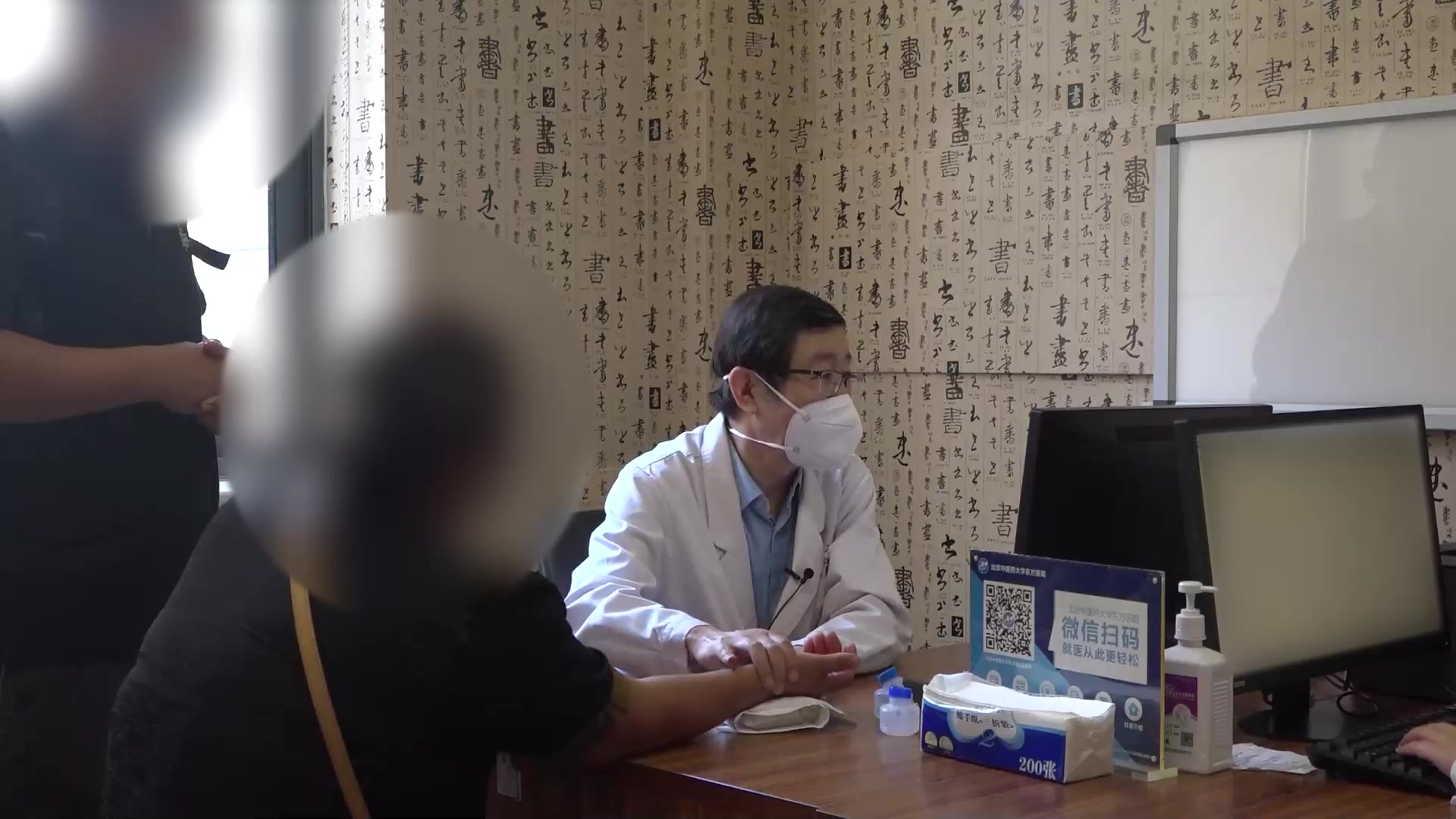 风邪犯肺痰瘀搏结：55岁女性过敏性哮喘咳嗽喘的疏风宣肺化痰祛瘀法