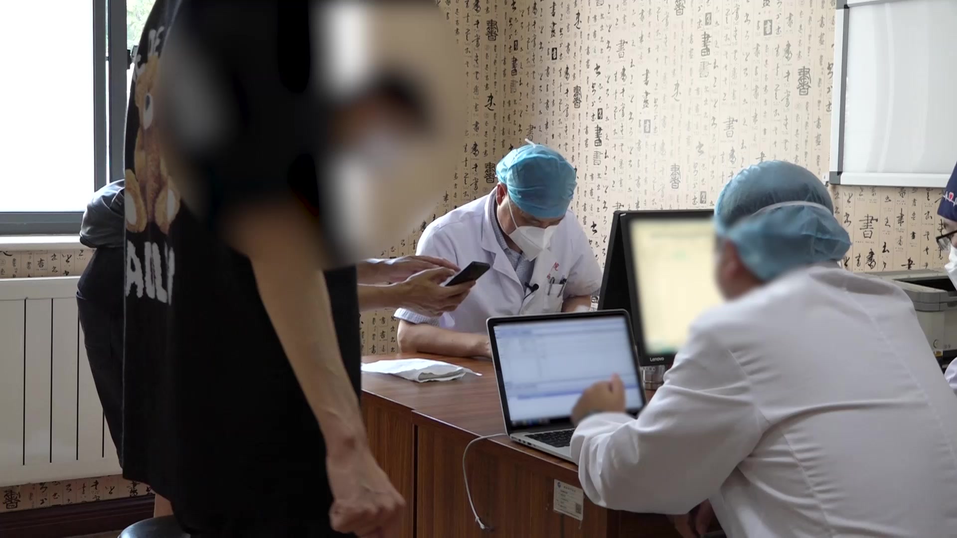 寒热错杂痞满：51岁男性慢性萎缩性胃炎胃胀便秘的降逆和胃调治