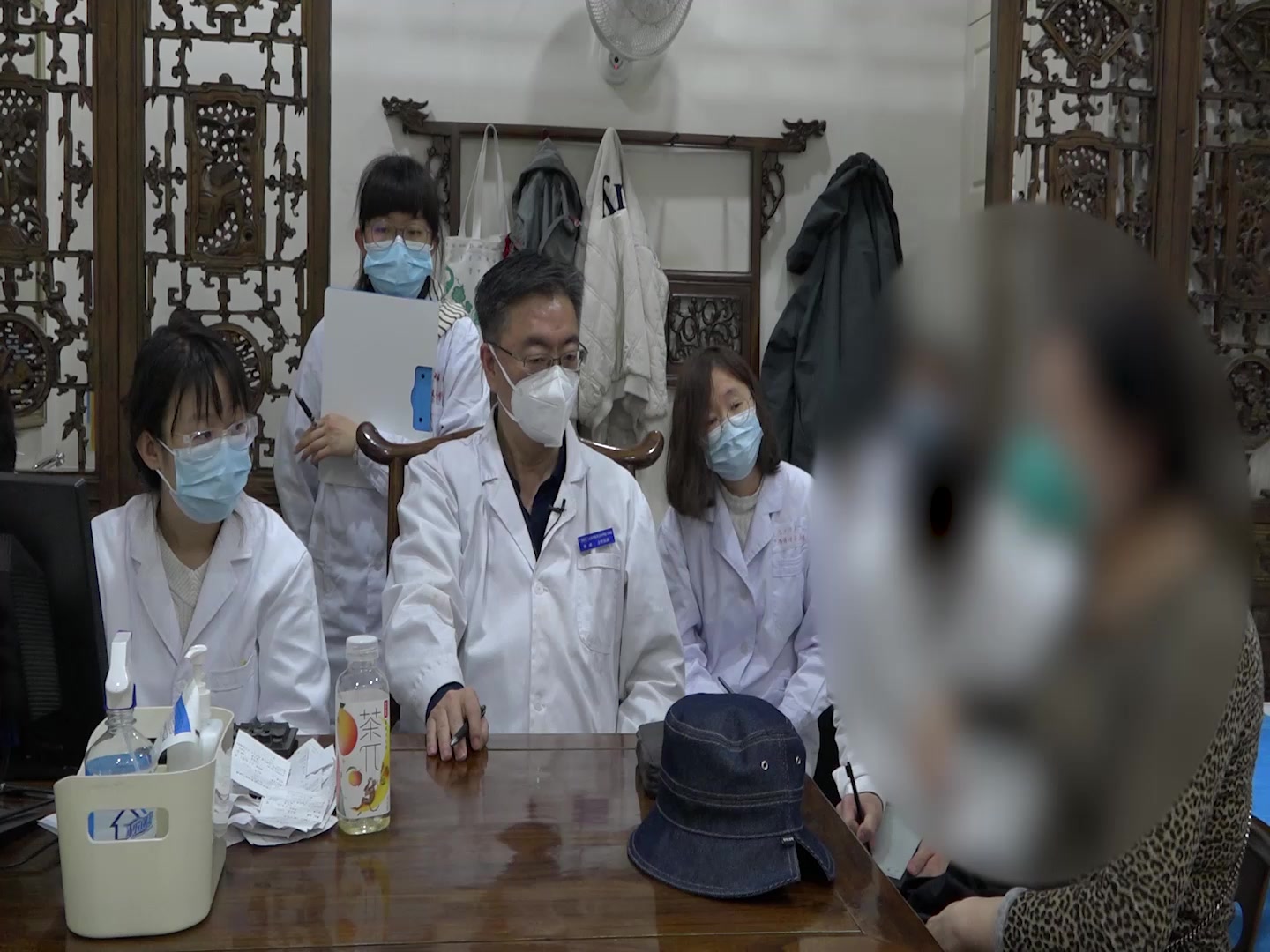 肝郁脾虚血热扰心：54岁女性新冠后顽固性失眠的中医调和肝脾法