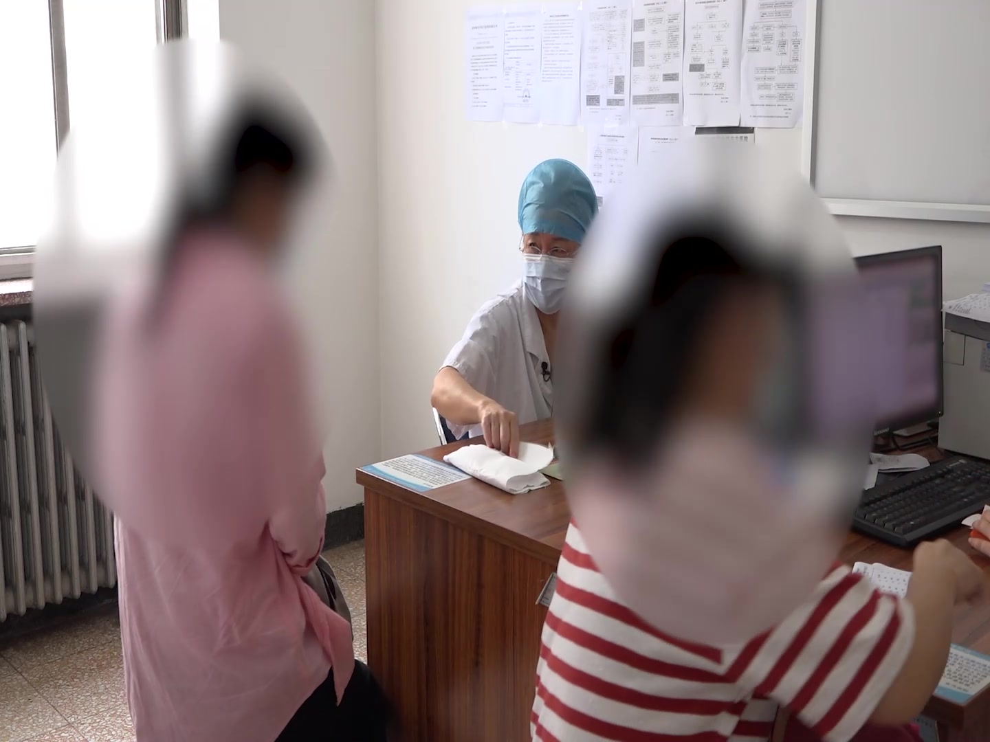 气血亏虚寒凝经脉：40岁结缔组织病女性小腿冰凉月经错后的温经散寒法