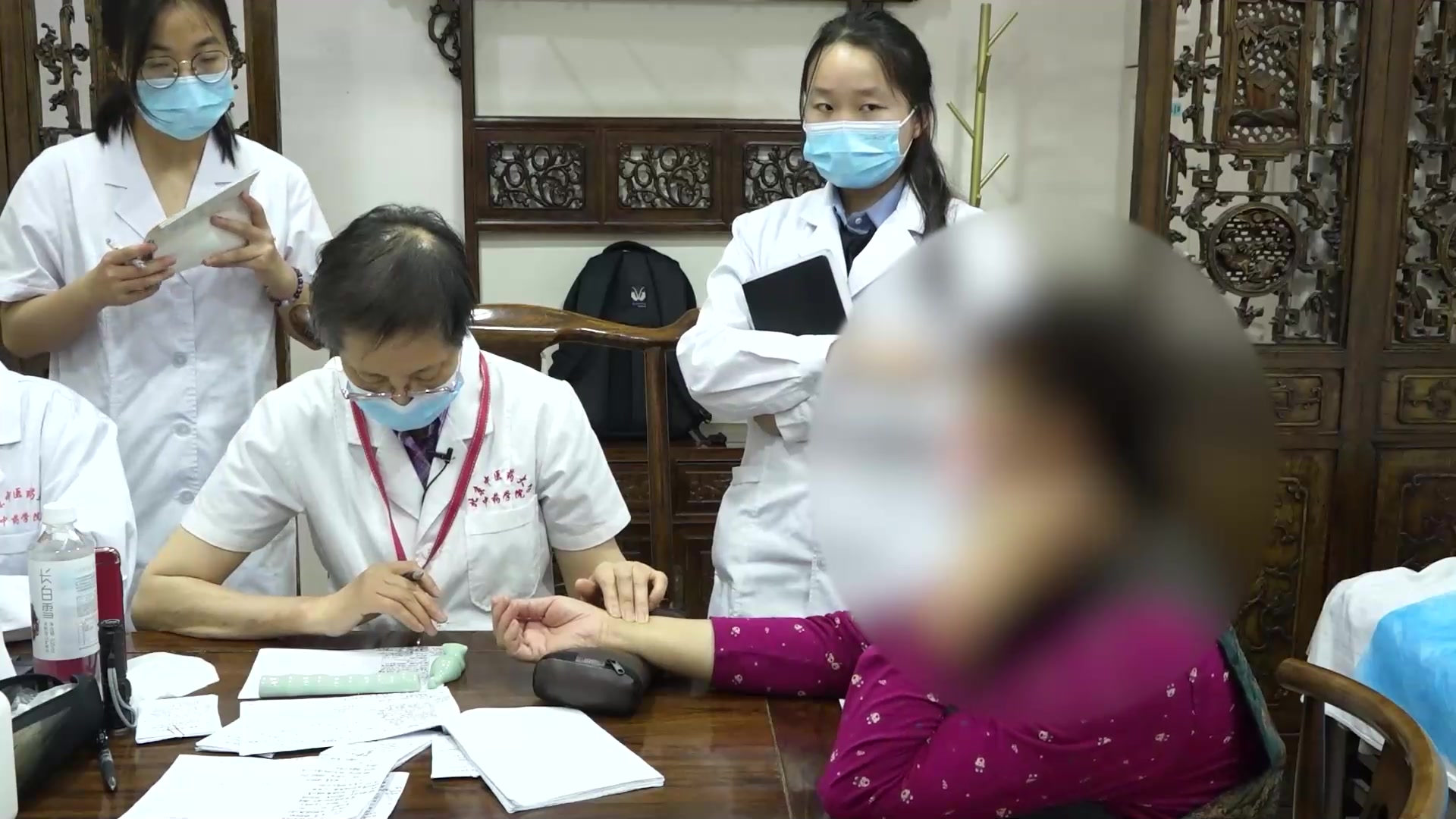 气虚肝郁痰瘀互结：64岁女性乏力咽部不适的扶正散结法