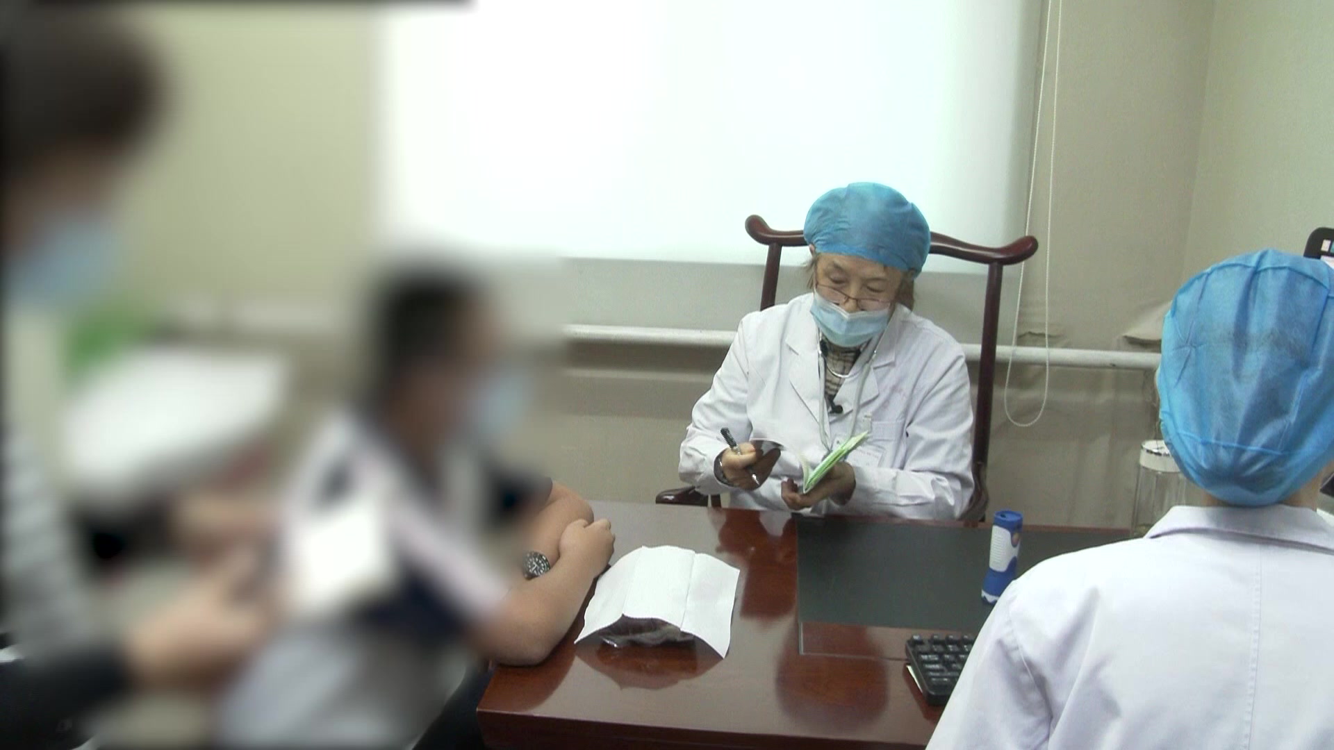 脾虚肝旺外邪引动：11岁抽动症患儿发烧后复发之清肺化痰息风法