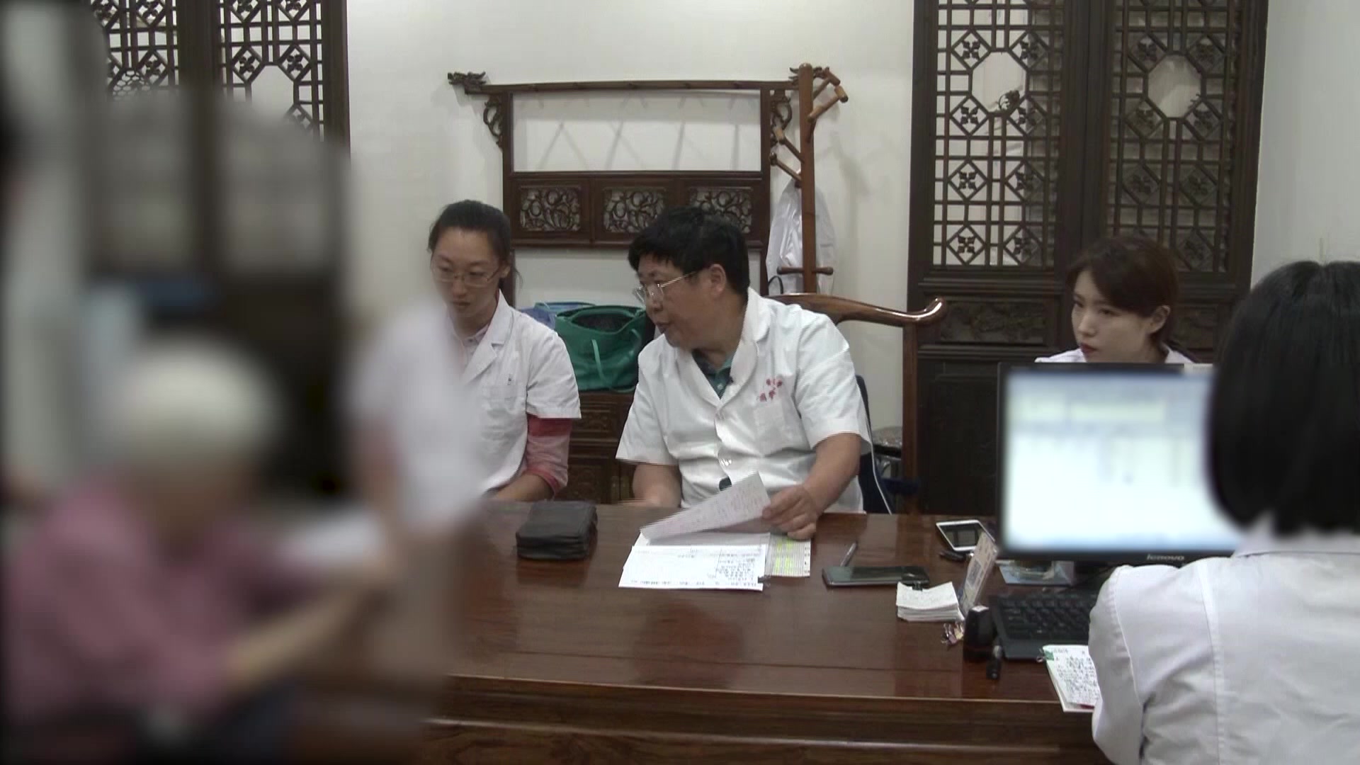 脾肾亏虚湿热内蕴：86岁老妇纳差夜尿频多之补肾固摄法