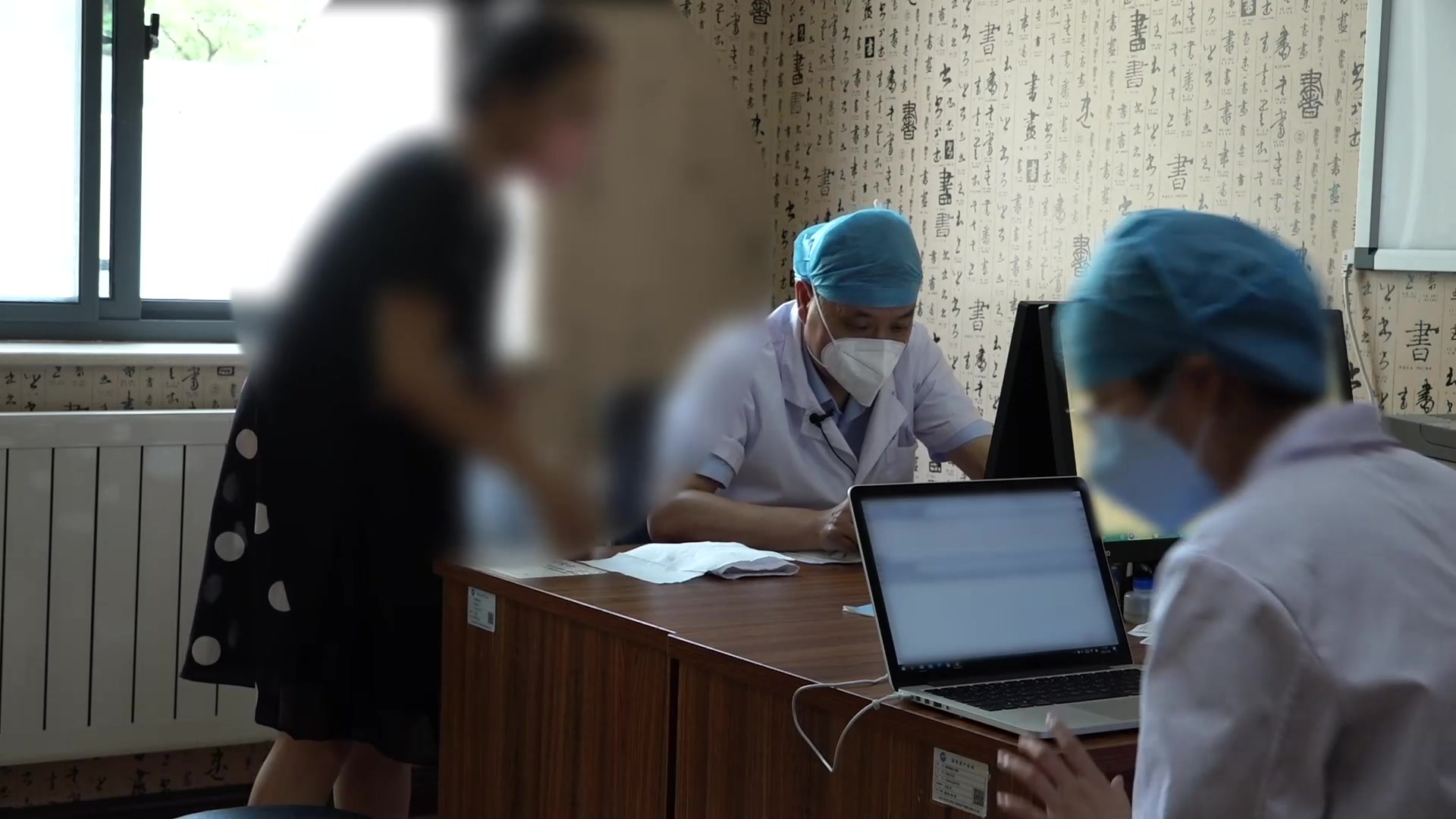 脾虚湿热瘀阻：54岁溃疡性结肠炎久痢的守方缓治