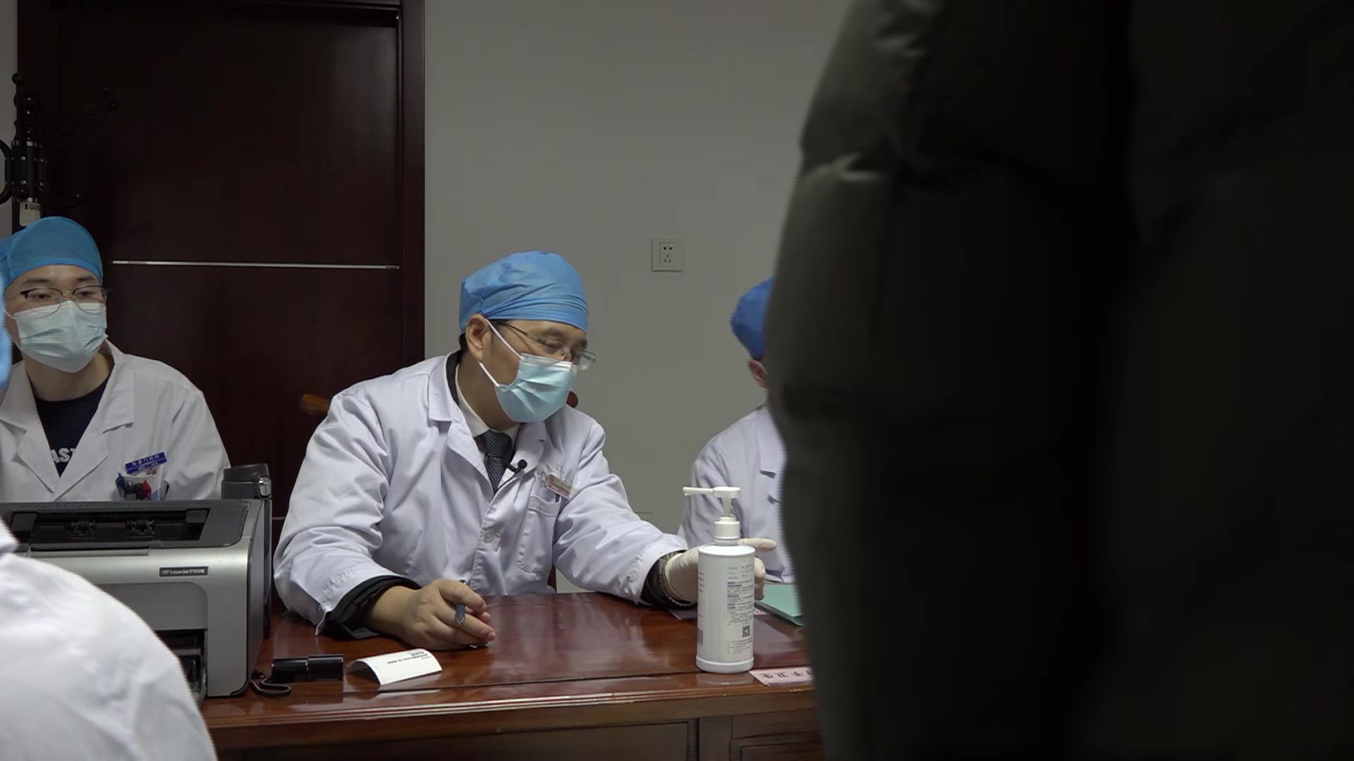 肝火扰心浊毒内停：82岁慢性肾衰竭患者口干失眠的清肝通腑法